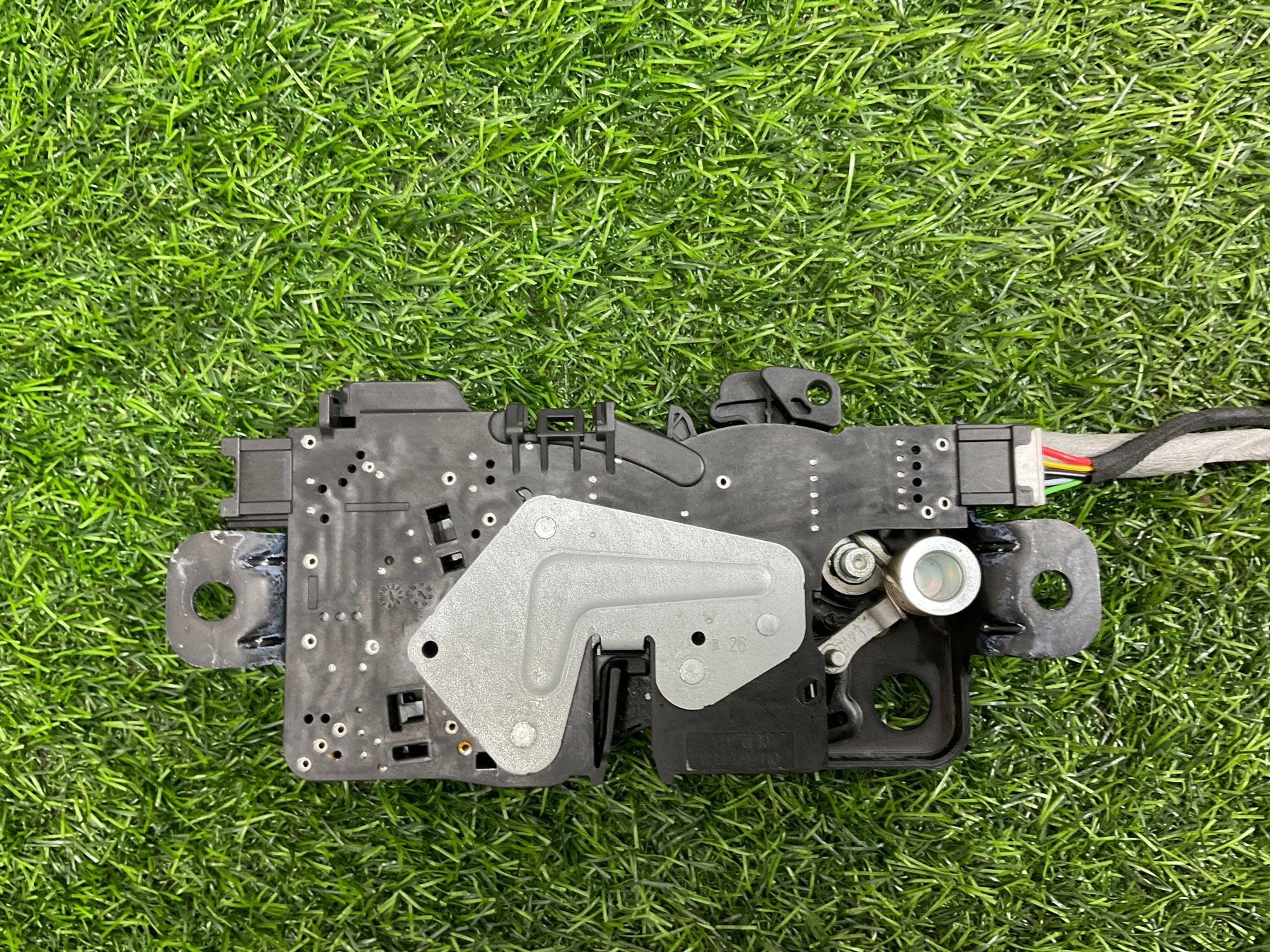 https://ycs.partsauto.market/partsauto-images/thmbs/userImages/h353NjtZg3VDP19b5HMt7LlpbQ93/part/d522e42f-669f-4c4c-8599-7399bd149671_1741694971112.jpg