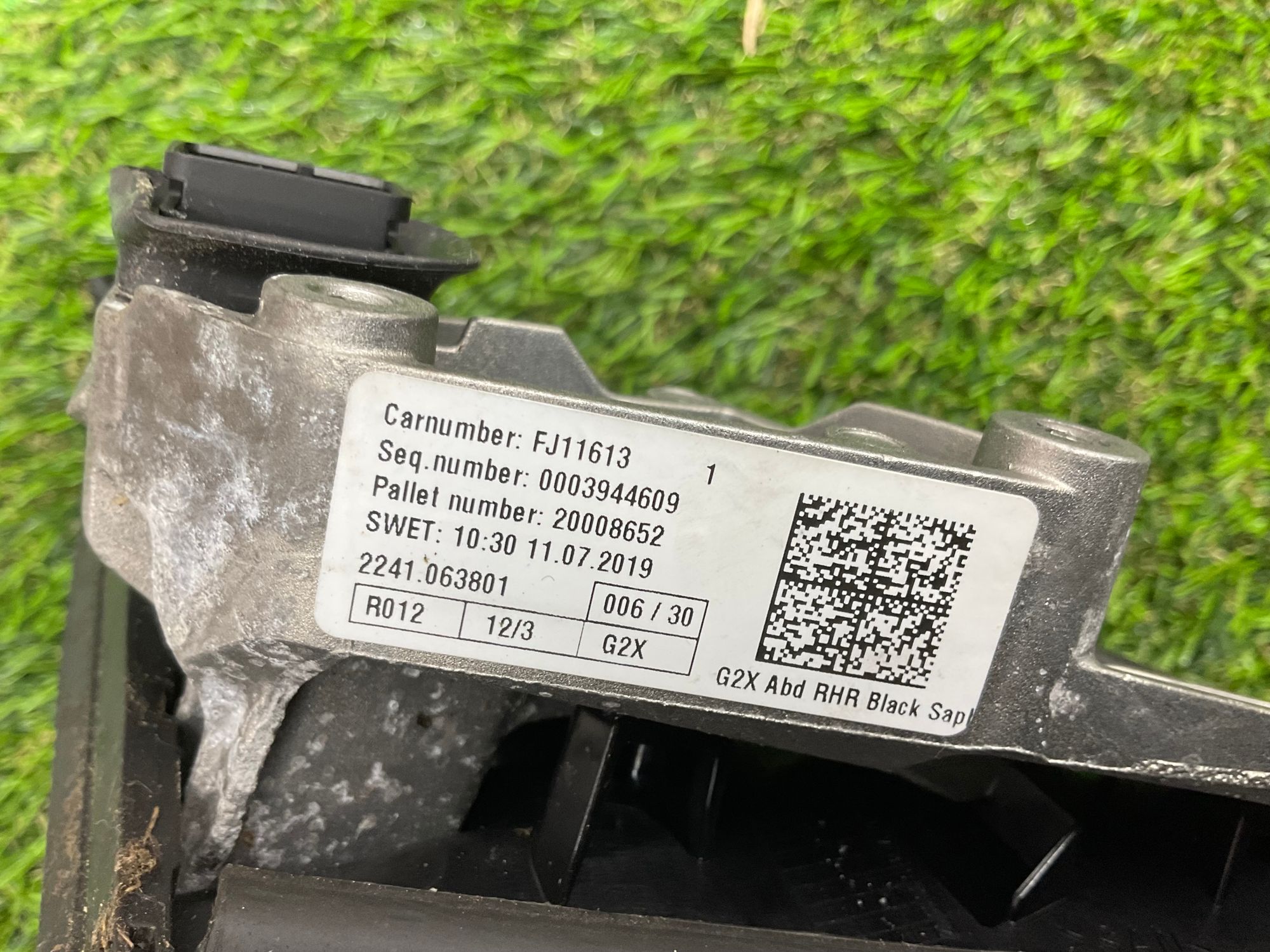 https://ycs.partsauto.market/partsauto-images/thmbs/userImages/h353NjtZg3VDP19b5HMt7LlpbQ93/part/d65fb49e-5838-4ad7-ab60-4a7fb58269ef_1781343056945.jpg