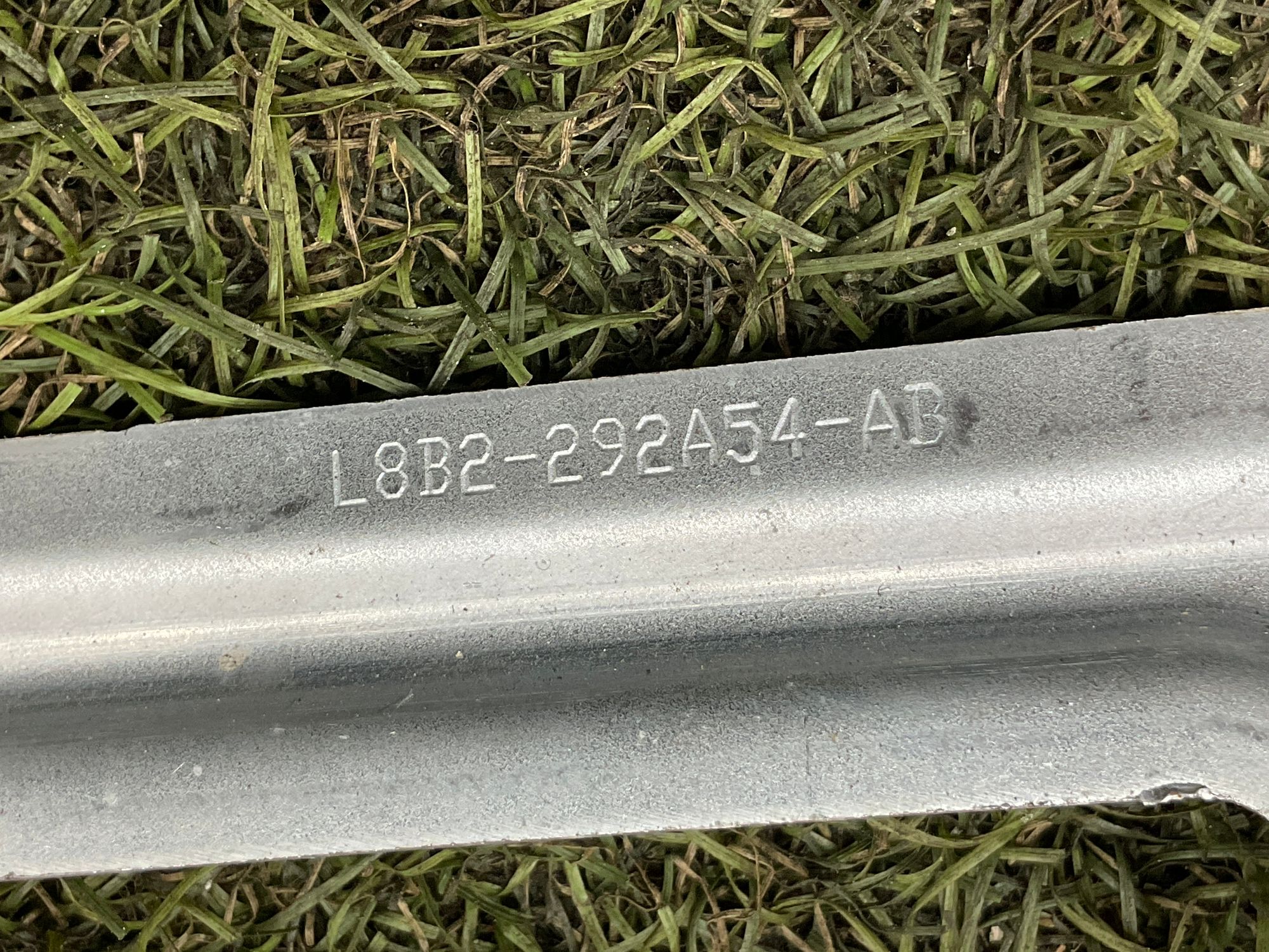 Кронштейн блока телематической системы Land Rover Defender II L663 2022, 2000 рублей, Москва