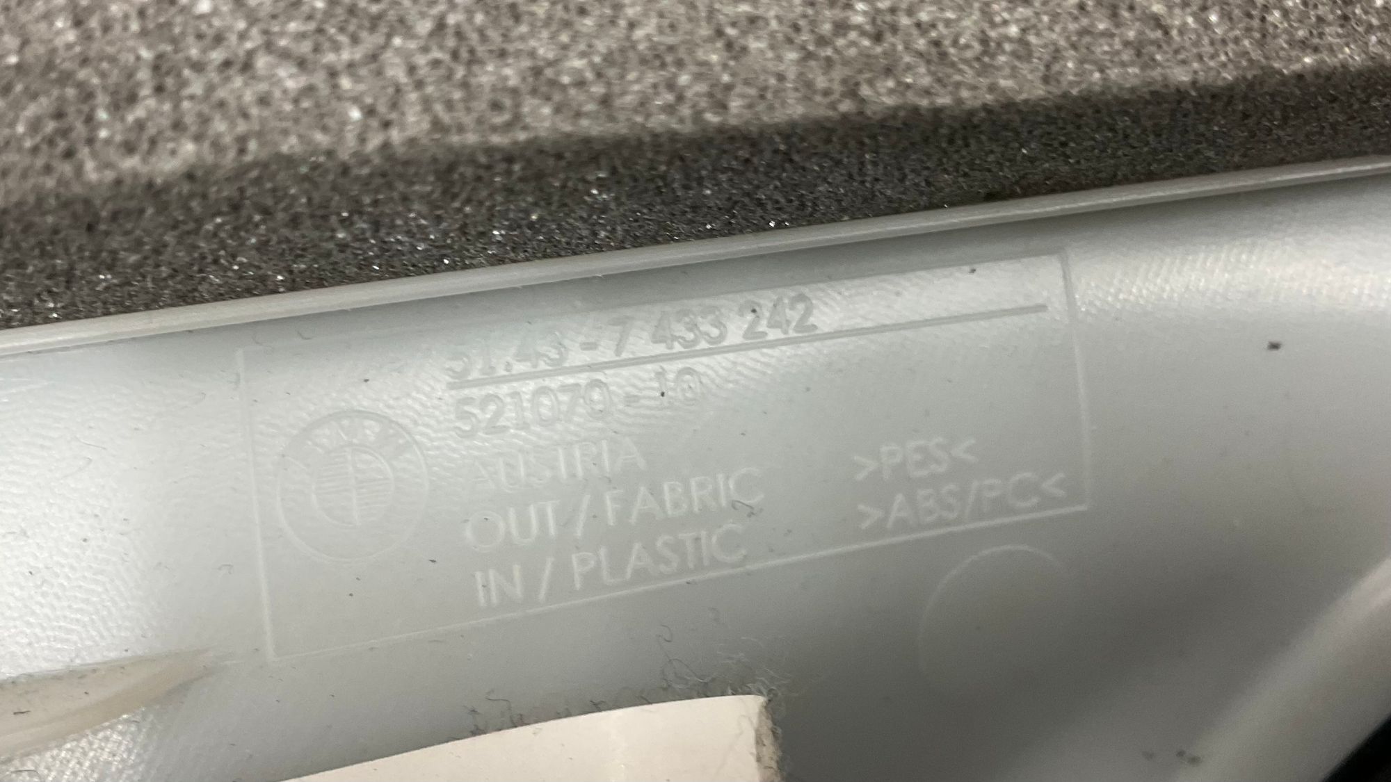 Haкладка центрaльной cтойки пpaвая BMW 3 серия, G20/G21 (2018—2023) 2019, 1500 рублей, Москва