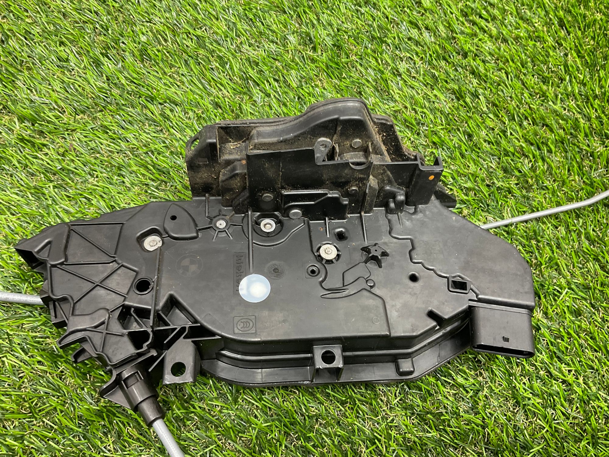 https://ycs.partsauto.market/partsauto-images/thmbs/userImages/h353NjtZg3VDP19b5HMt7LlpbQ93/part/d75070ef-e732-4d51-bdab-86506e4d3237_1781342729091.jpg