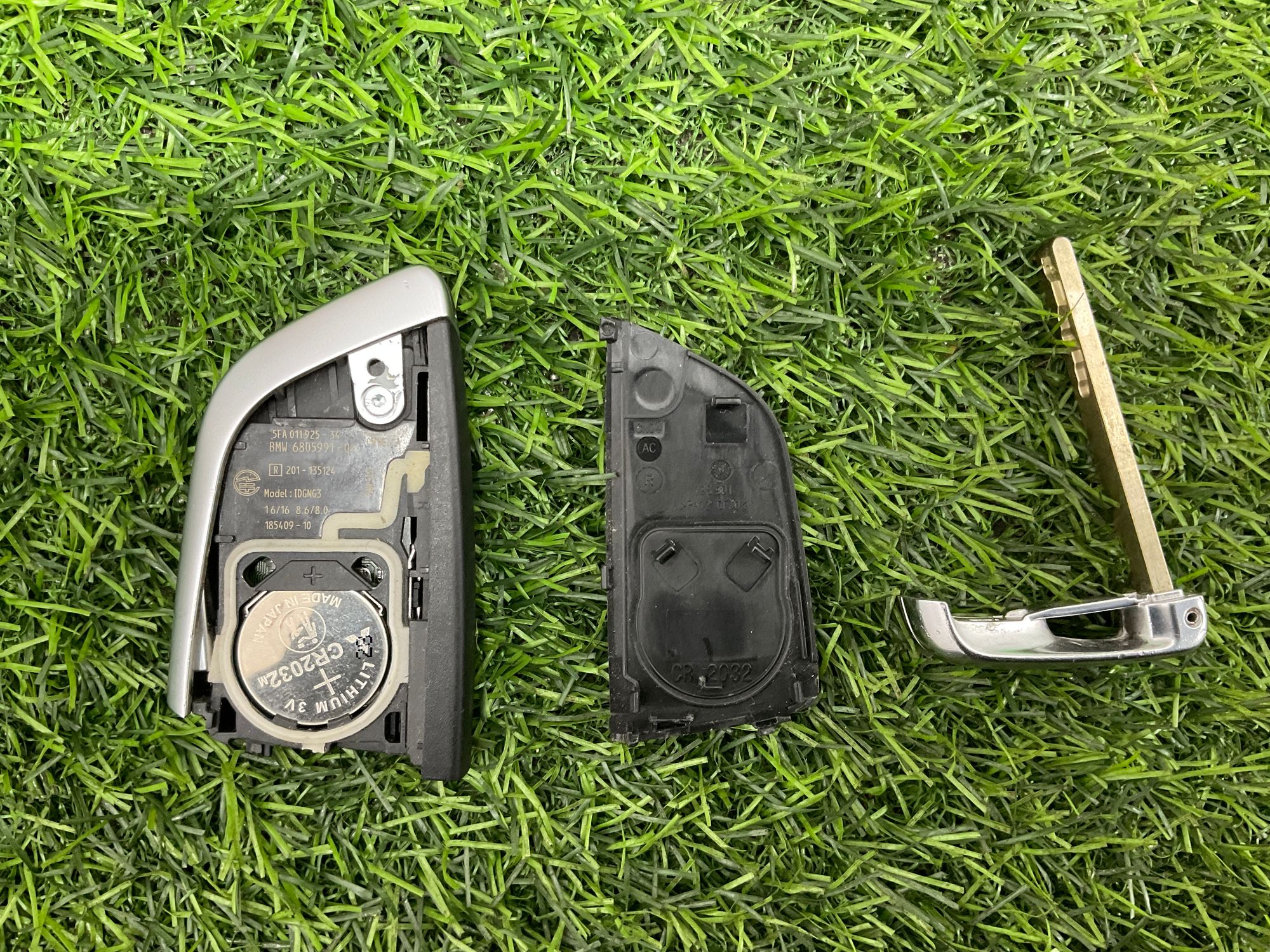 https://ycs.partsauto.market/partsauto-images/thmbs/userImages/h353NjtZg3VDP19b5HMt7LlpbQ93/part/d7c13811-05d8-49cc-8ad8-652a6afa29d4_1738236189250.jpg