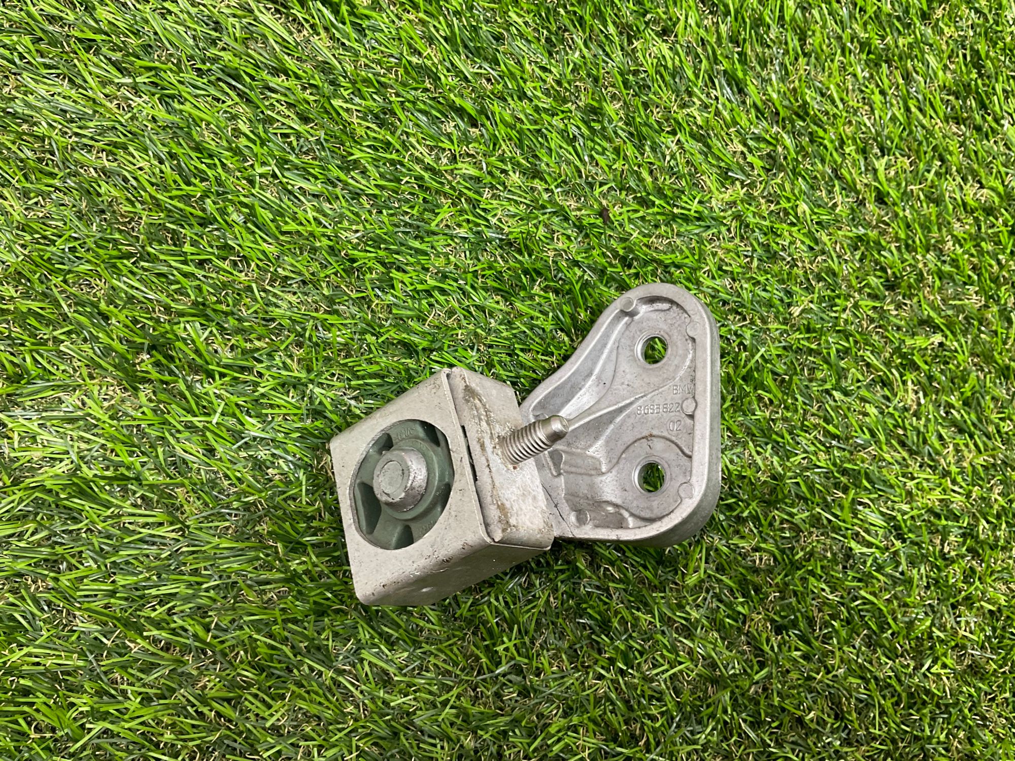 https://ycs.partsauto.market/partsauto-images/thmbs/userImages/h353NjtZg3VDP19b5HMt7LlpbQ93/part/d7eec42b-652c-493a-8ecb-4b42842ea23e_1781517583431.jpg