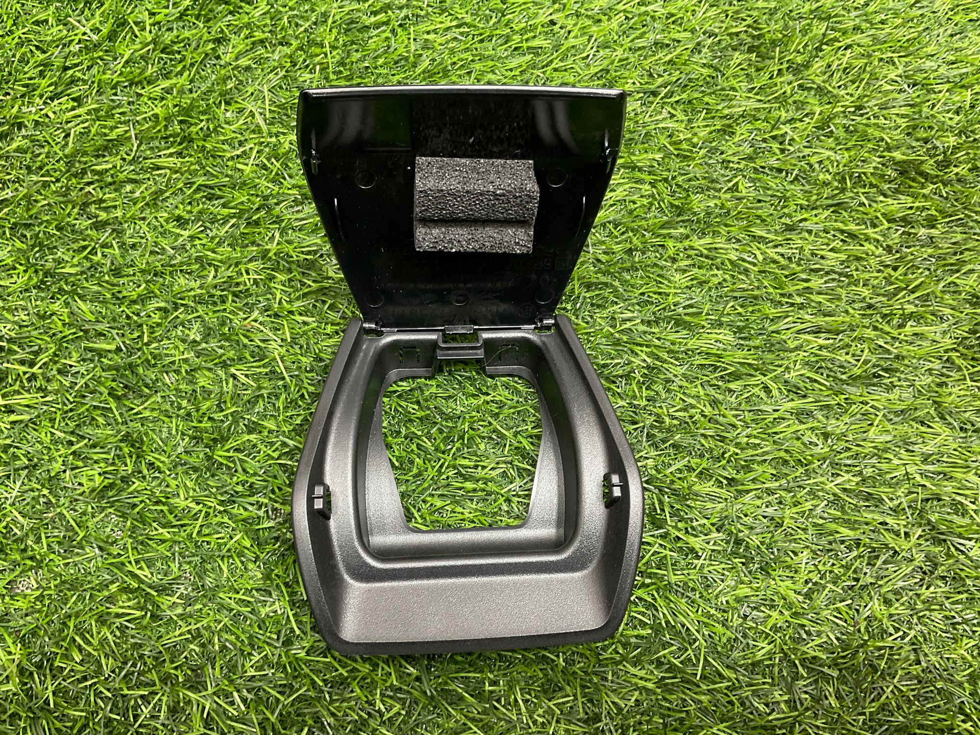 https://ycs.partsauto.market/partsauto-images/thmbs/userImages/h353NjtZg3VDP19b5HMt7LlpbQ93/part/d7f25bd0-bfe0-4a15-8c90-fb515937c45f_1736168952748.jpg