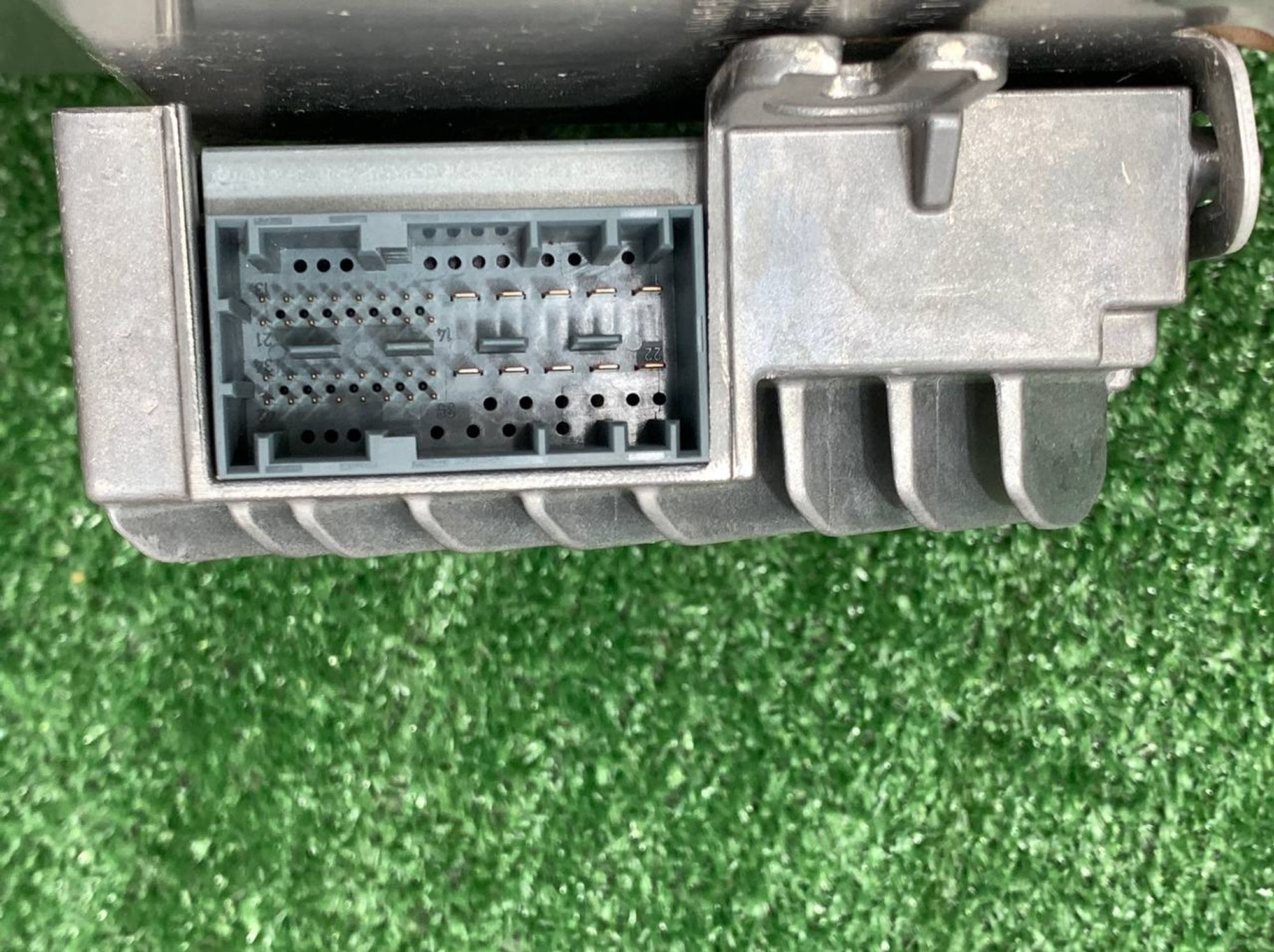 https://ycs.partsauto.market/partsauto-images/thmbs/userImages/h353NjtZg3VDP19b5HMt7LlpbQ93/part/d7f4f93c-0cc8-47e6-8800-66a67cac42fa_1728478794443.jpg