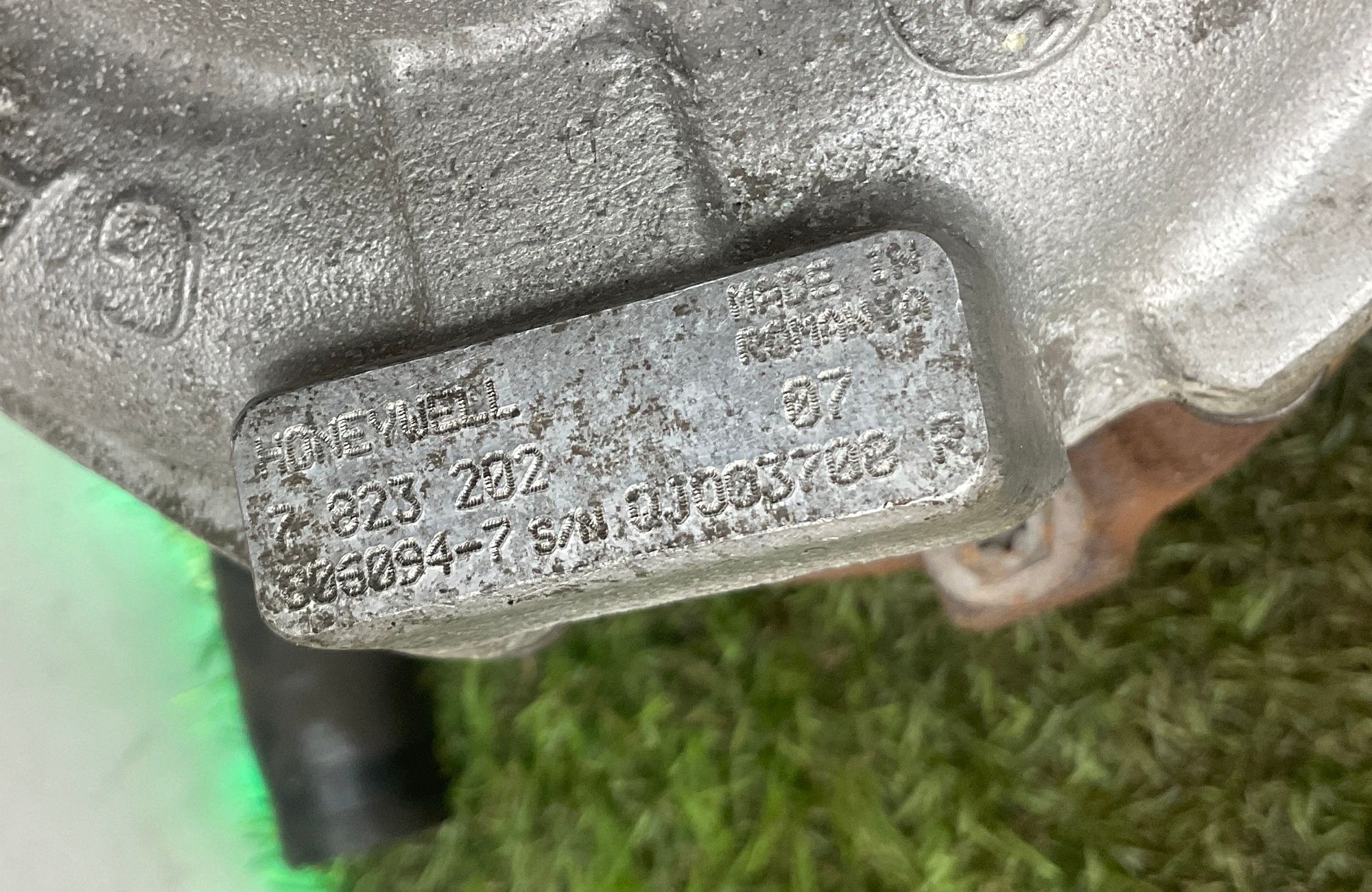https://ycs.partsauto.market/partsauto-images/thmbs/userImages/h353NjtZg3VDP19b5HMt7LlpbQ93/part/d81df918-d0e4-496f-8fa1-93de3c8962be_1777282586631.jpg