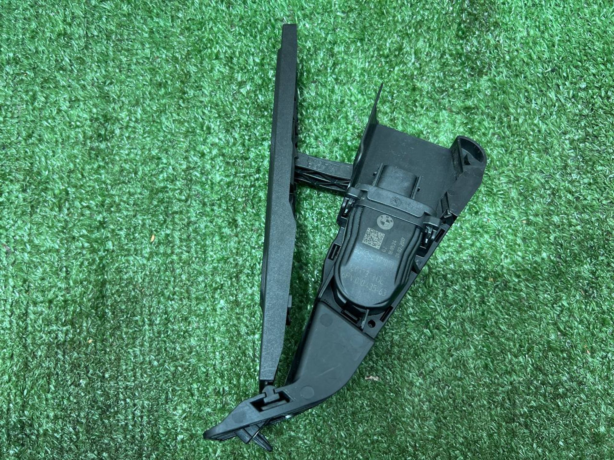 https://ycs.partsauto.market/partsauto-images/thmbs/userImages/h353NjtZg3VDP19b5HMt7LlpbQ93/part/d85ab338-1ee7-400e-8075-d7dcb88712b2_1730297694538.jpg