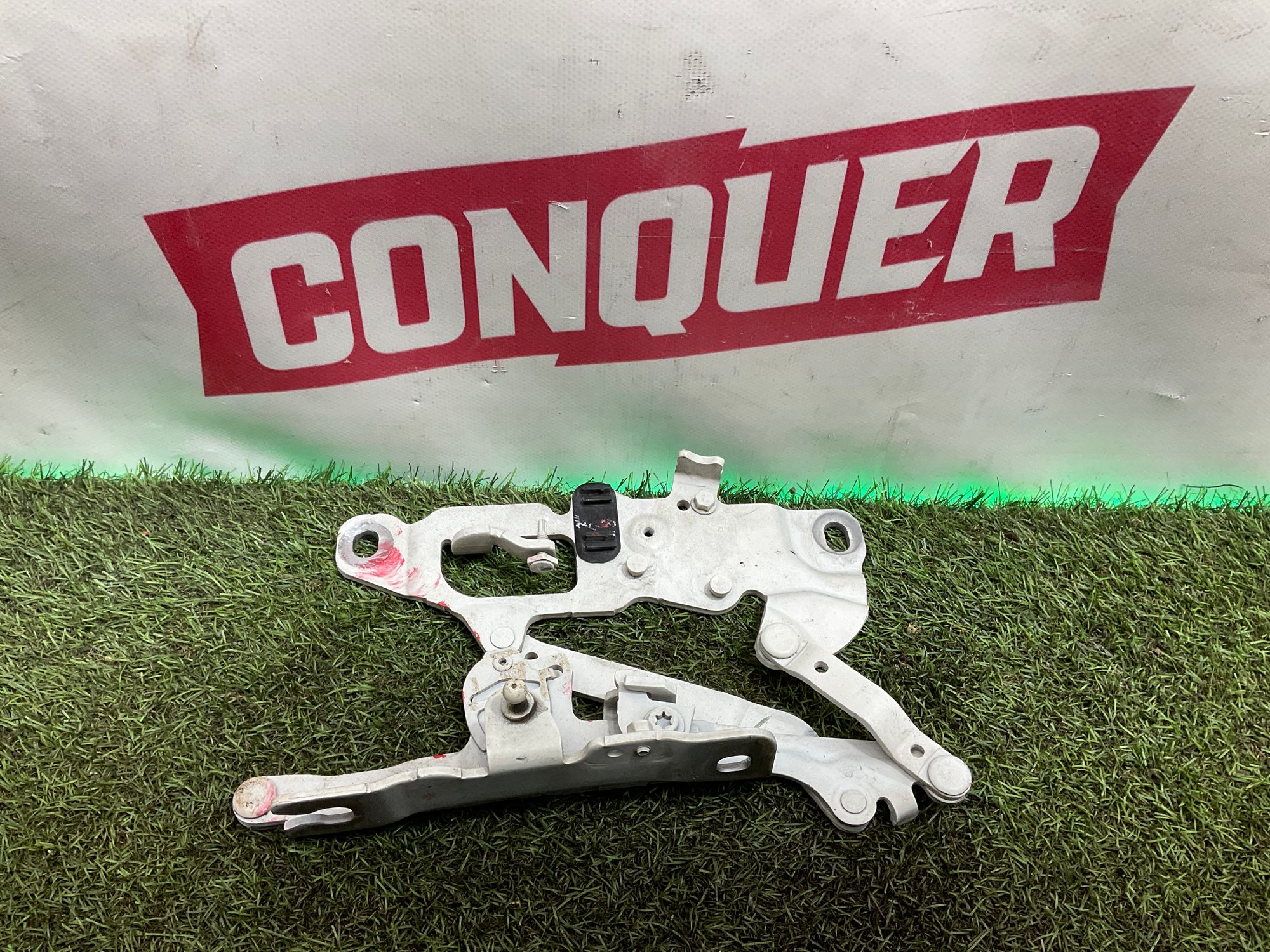 Петля капота левая BMW 5 серия, F10/F11/F07 рестайлинг, 2000 рублей, Москва