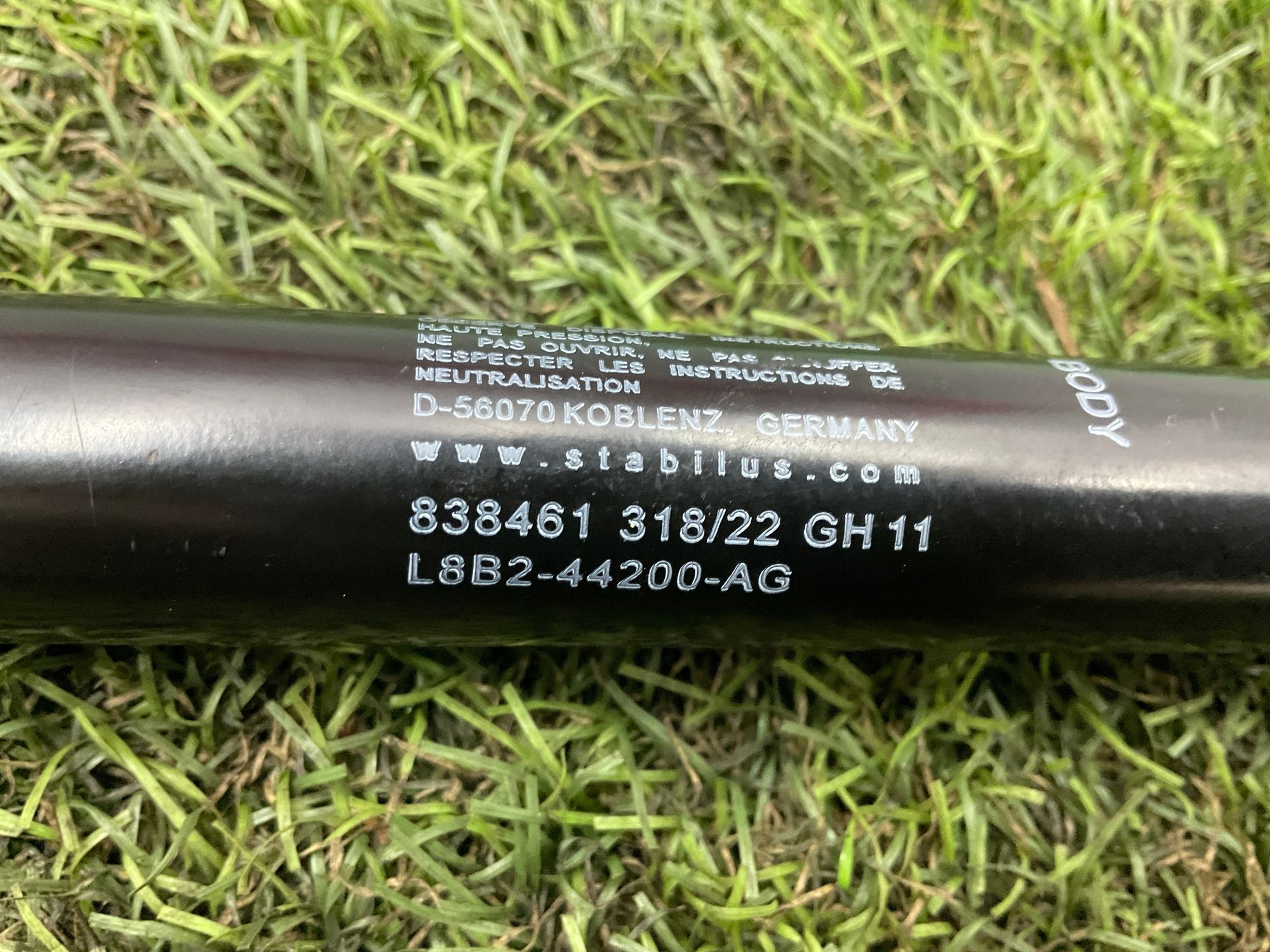 Амортизатор крышки багажника Land Rover Defender II L663 2022, 6500 рублей, Москва