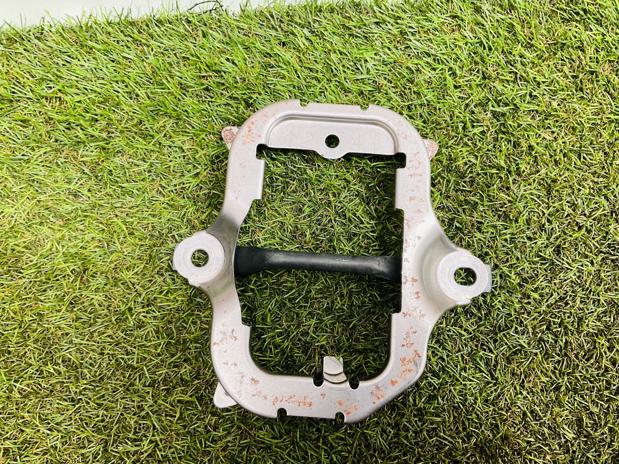 https://ycs.partsauto.market/partsauto-images/thmbs/userImages/h353NjtZg3VDP19b5HMt7LlpbQ93/part/d8eeac20-9f45-46e0-978e-e47f1bf85be7_1780057686213.jpg