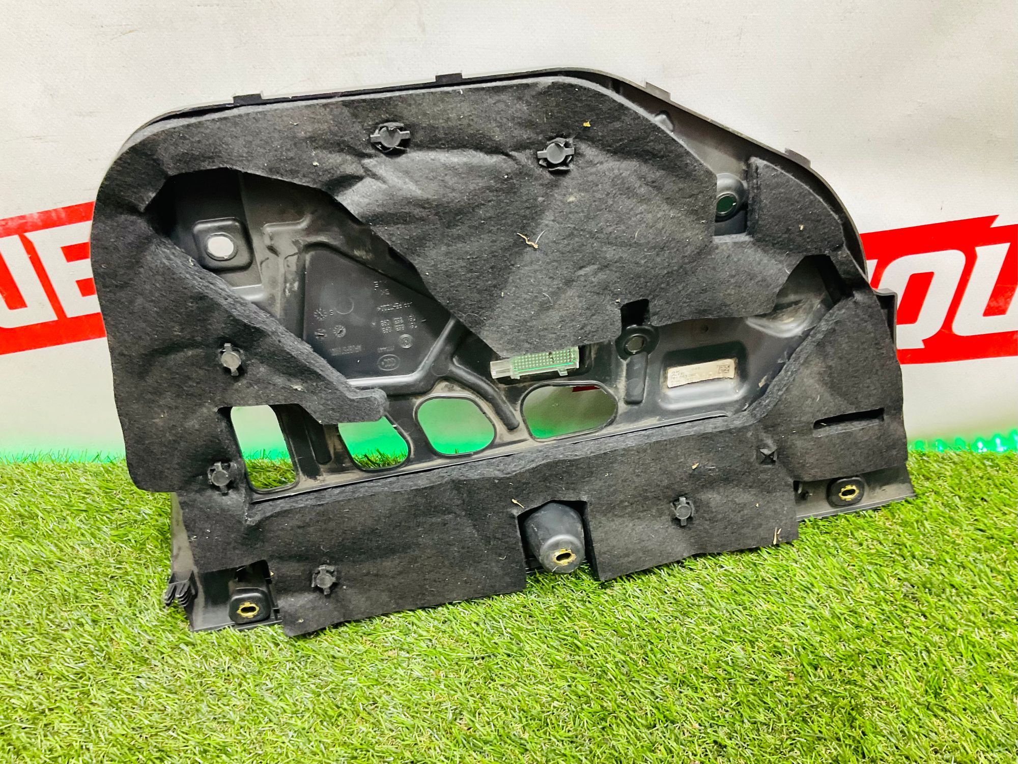 https://ycs.partsauto.market/partsauto-images/thmbs/userImages/h353NjtZg3VDP19b5HMt7LlpbQ93/part/d946d4b9-3ff9-4a6c-a1f5-21423a29087b_1785935779919.jpg