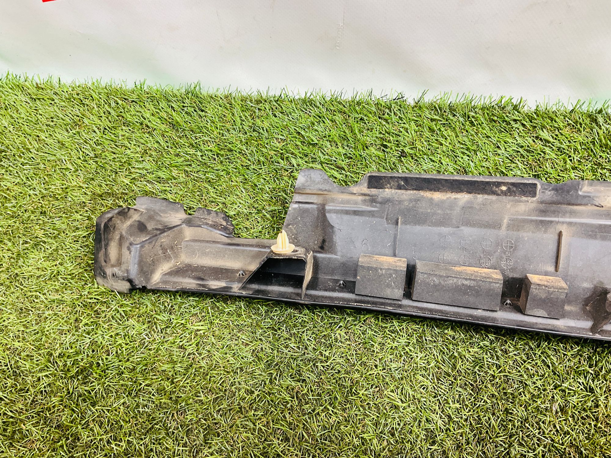 https://ycs.partsauto.market/partsauto-images/thmbs/userImages/h353NjtZg3VDP19b5HMt7LlpbQ93/part/d94f41a7-9471-4a6c-a6ea-4a3fe6d1ad8e_1779803768999.jpg