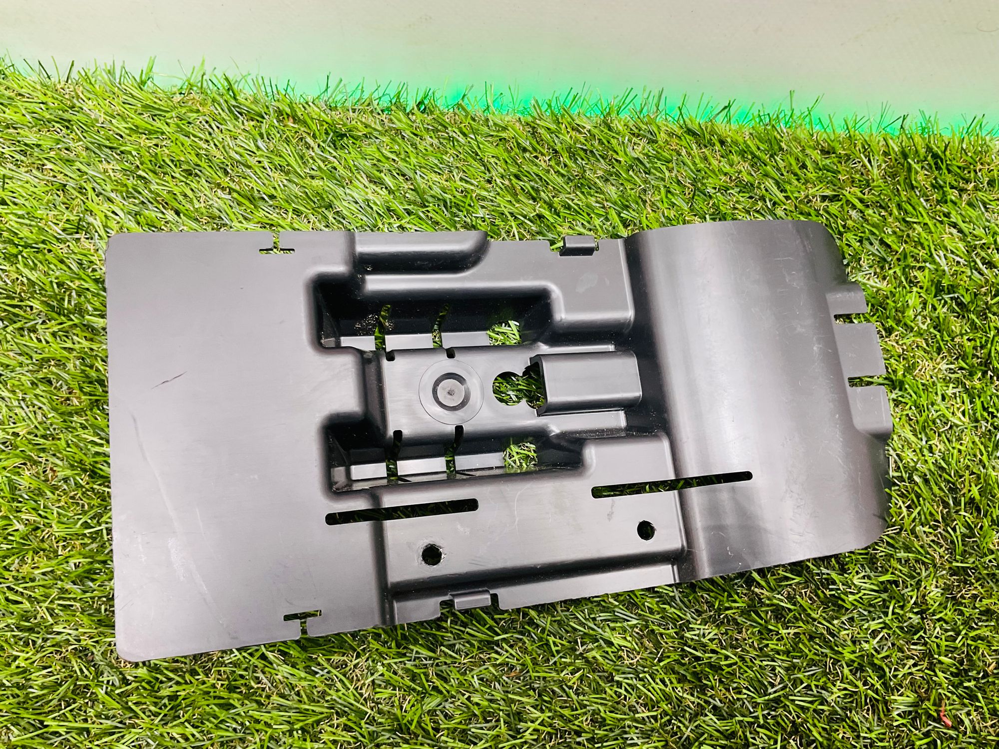 https://ycs.partsauto.market/partsauto-images/thmbs/userImages/h353NjtZg3VDP19b5HMt7LlpbQ93/part/d95b0f24-e8c9-42b3-a7da-7d1d8e05dab8_1785574964067.jpg