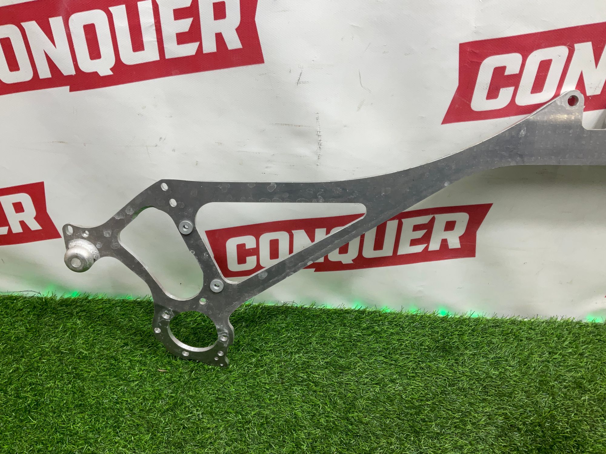 https://ycs.partsauto.market/partsauto-images/thmbs/userImages/h353NjtZg3VDP19b5HMt7LlpbQ93/part/d9e4e911-d112-4b35-92f9-21d5c0b48c77_1734524877540.jpg