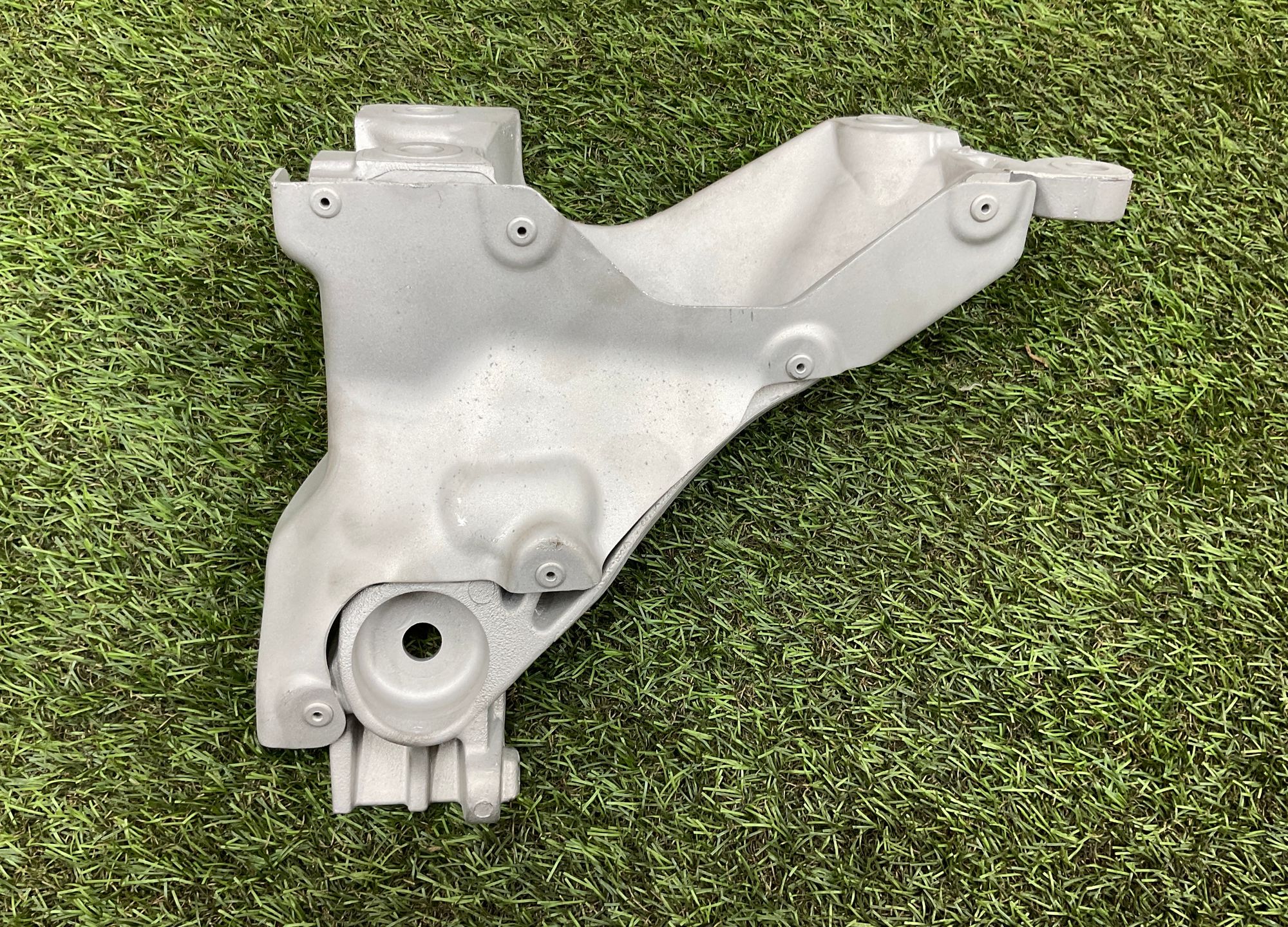 Кронштейн двигателя правый BMW X5, E70 рестайлинг N55, 2000 рублей, Москва