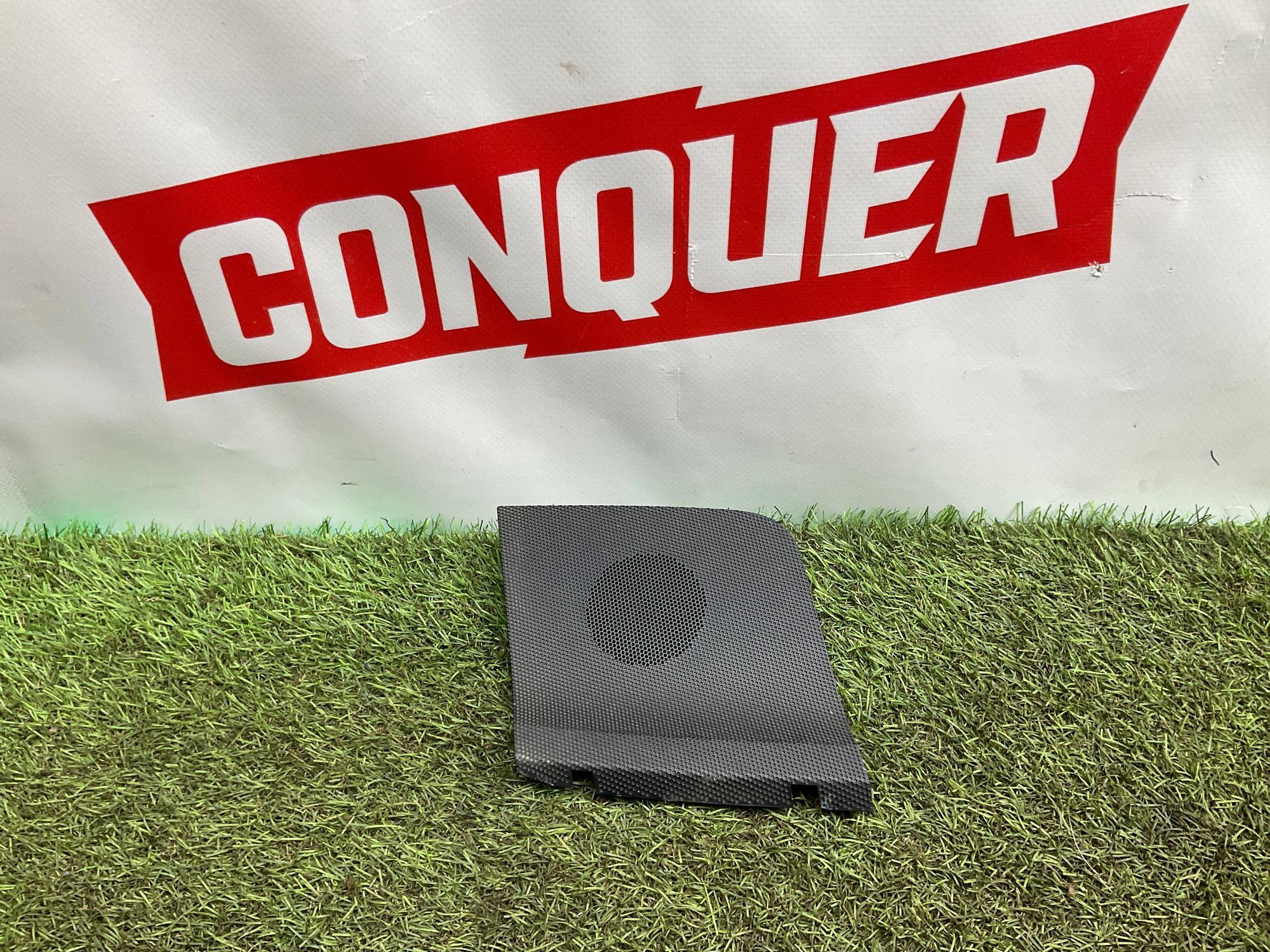 Сетка динамика правая Toyota Land Cruiser 200 рестайлинг 2 (2015—2023) 2017, 1500 рублей, Москва