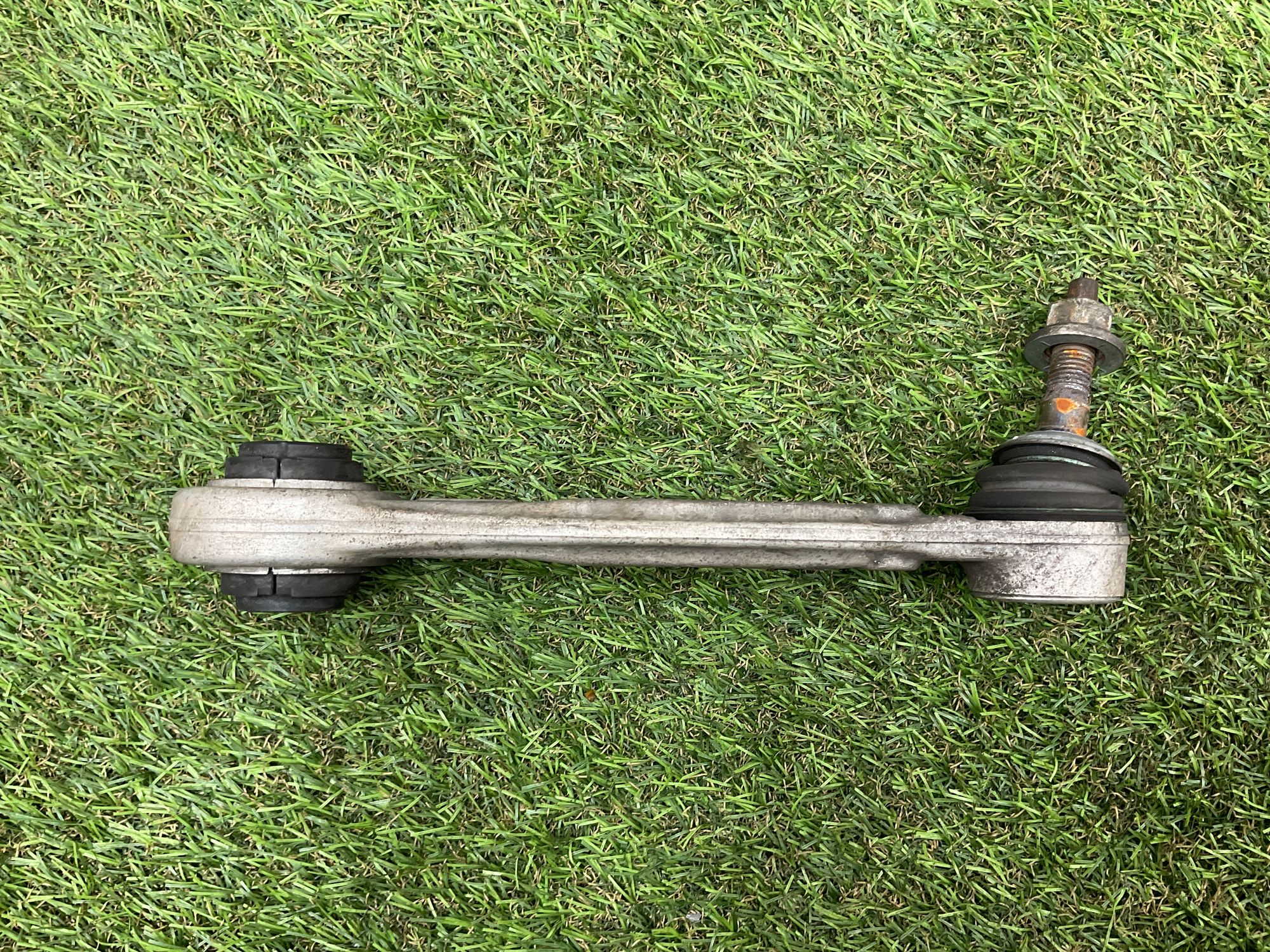 https://ycs.partsauto.market/partsauto-images/thmbs/userImages/h353NjtZg3VDP19b5HMt7LlpbQ93/part/da775f1b-67b1-4c0f-a9de-70ea8c7b0396_1748272656186.jpg