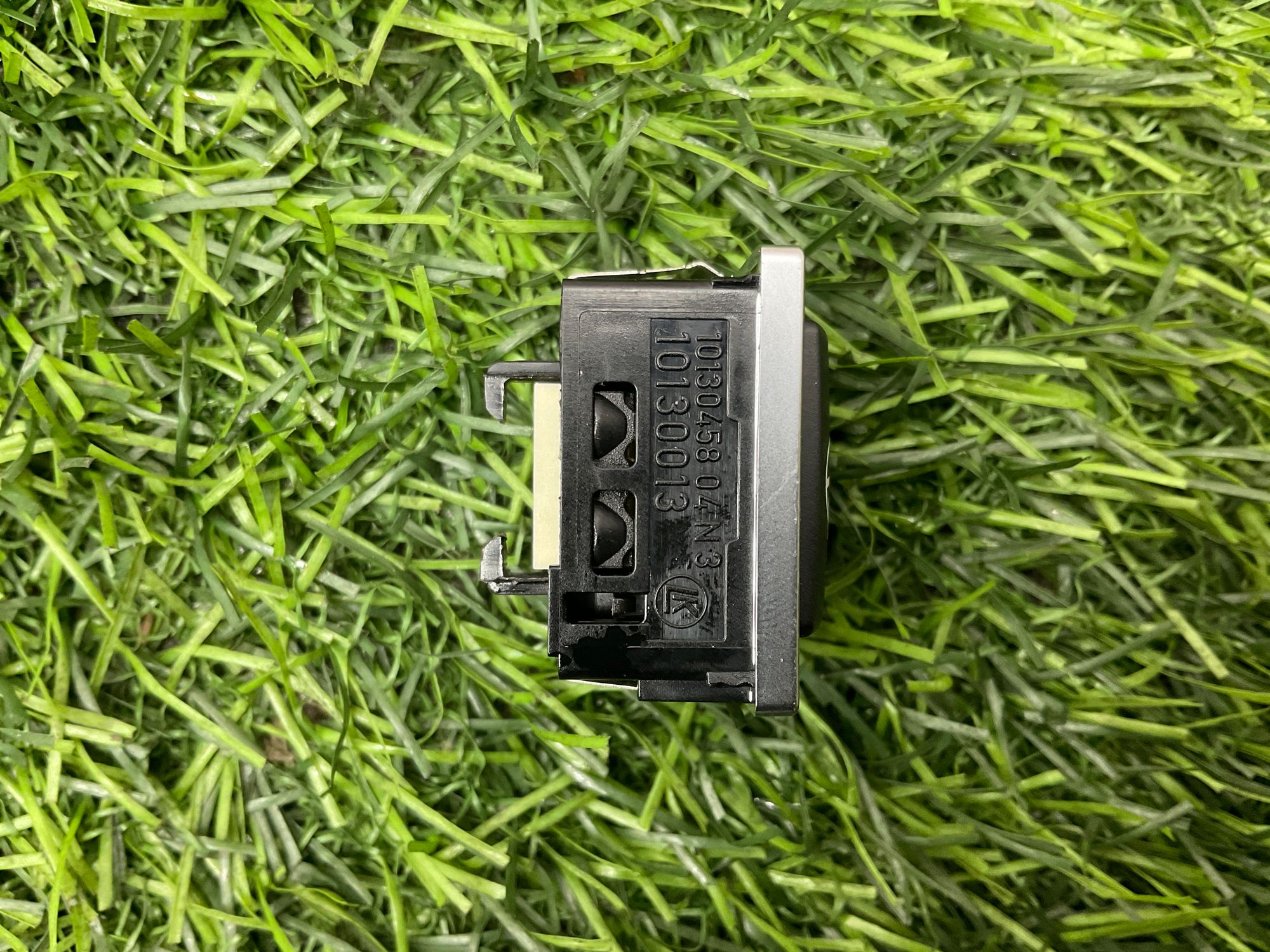 https://ycs.partsauto.market/partsauto-images/thmbs/userImages/h353NjtZg3VDP19b5HMt7LlpbQ93/part/db74d5dc-e0c3-4264-b899-541864af07eb_1736324413301.jpg