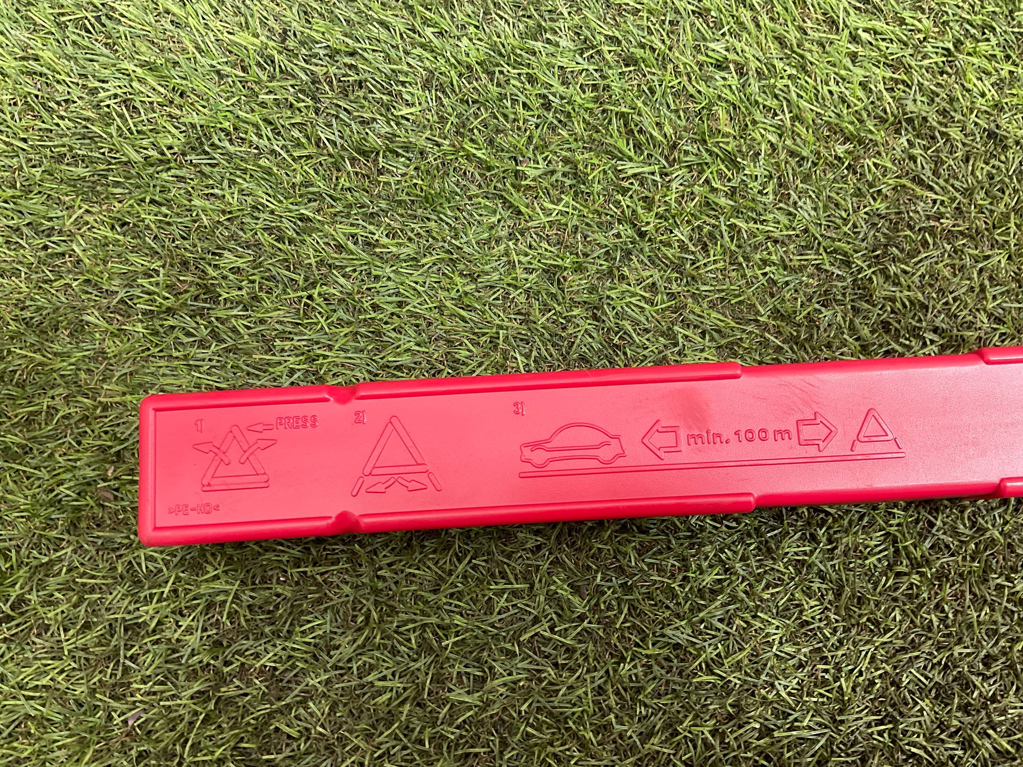 Знак аварийной остановки BMW M3, G80 2023, 1000 рублей, Москва