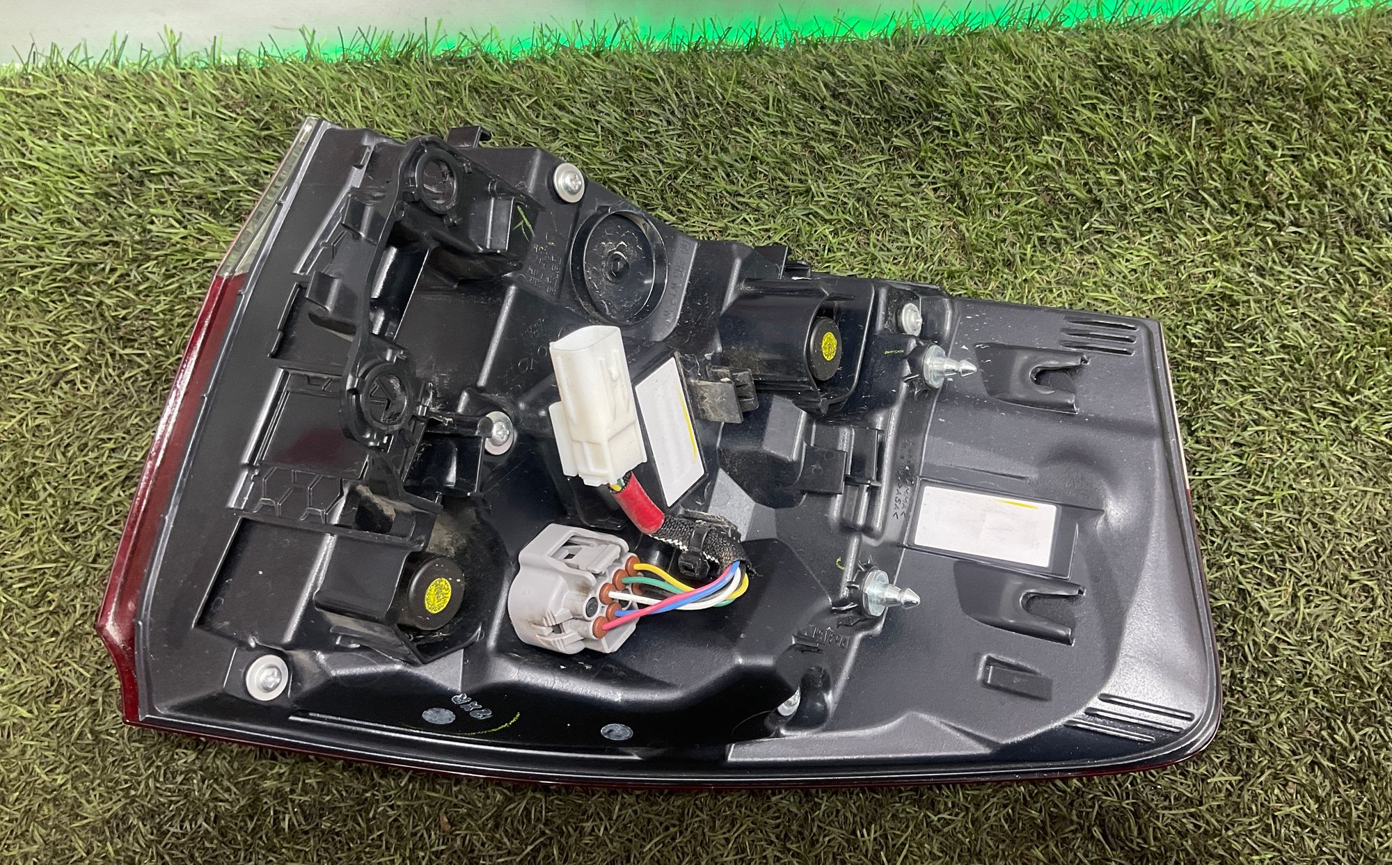 Фонарь задний правый Toyota Land Cruiser 300 (2021—2023) 2024, 30000 рублей, Москва