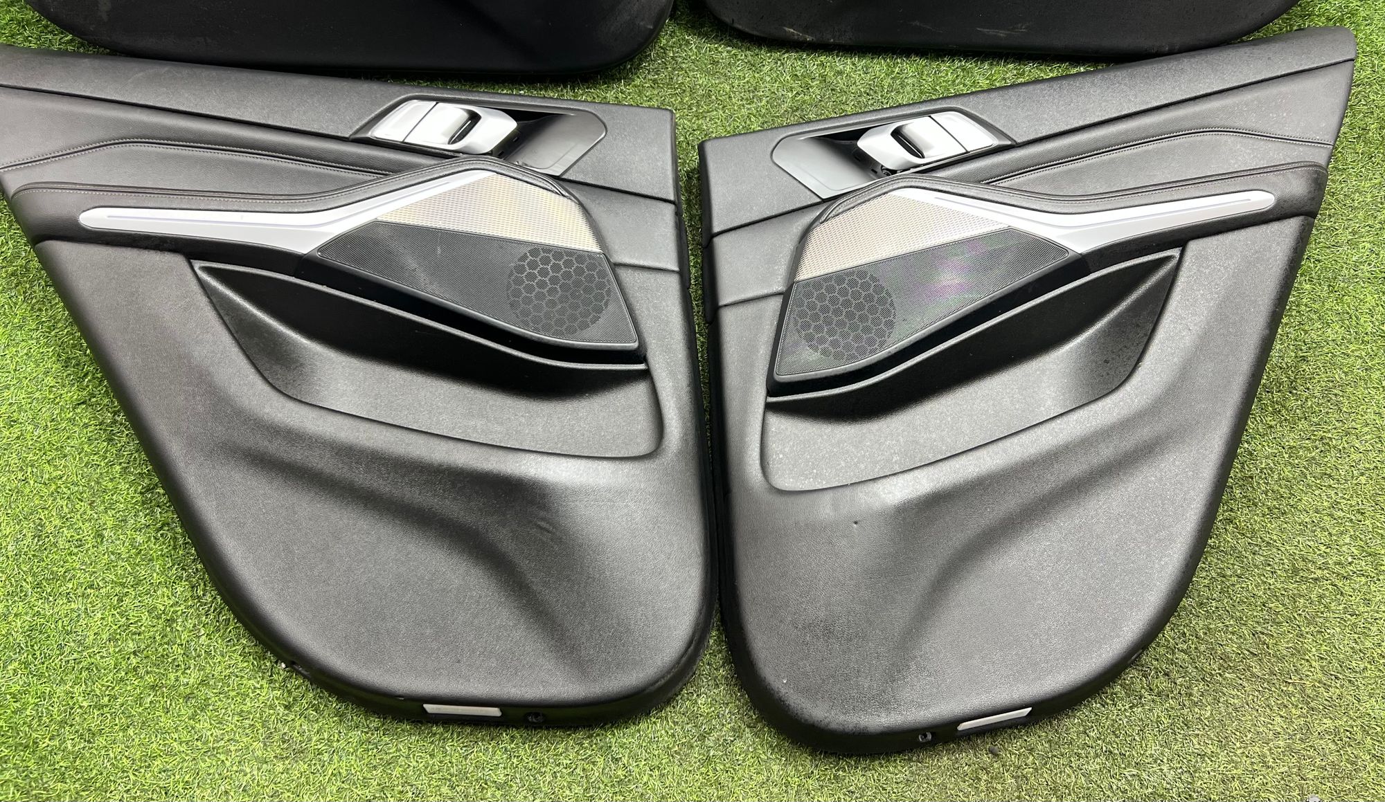 https://ycs.partsauto.market/partsauto-images/thmbs/userImages/h353NjtZg3VDP19b5HMt7LlpbQ93/part/dcb14a02-e43a-4d35-be26-75e55af9dcd6_1741785737519.jpg