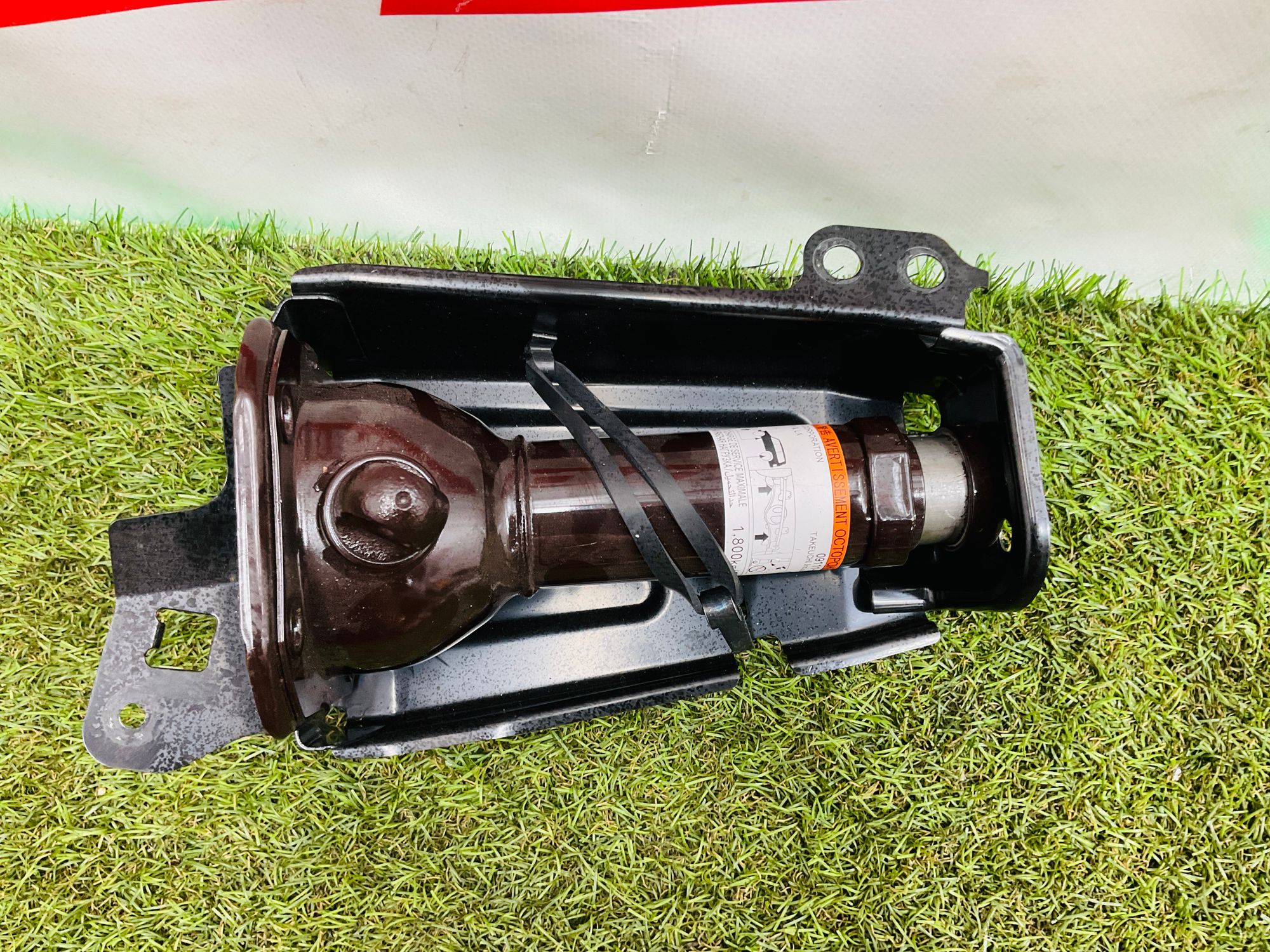 https://ycs.partsauto.market/partsauto-images/thmbs/userImages/h353NjtZg3VDP19b5HMt7LlpbQ93/part/dd35c1de-67e6-4b52-bcc9-8d3d5b1c5b31_1779722413583.jpg