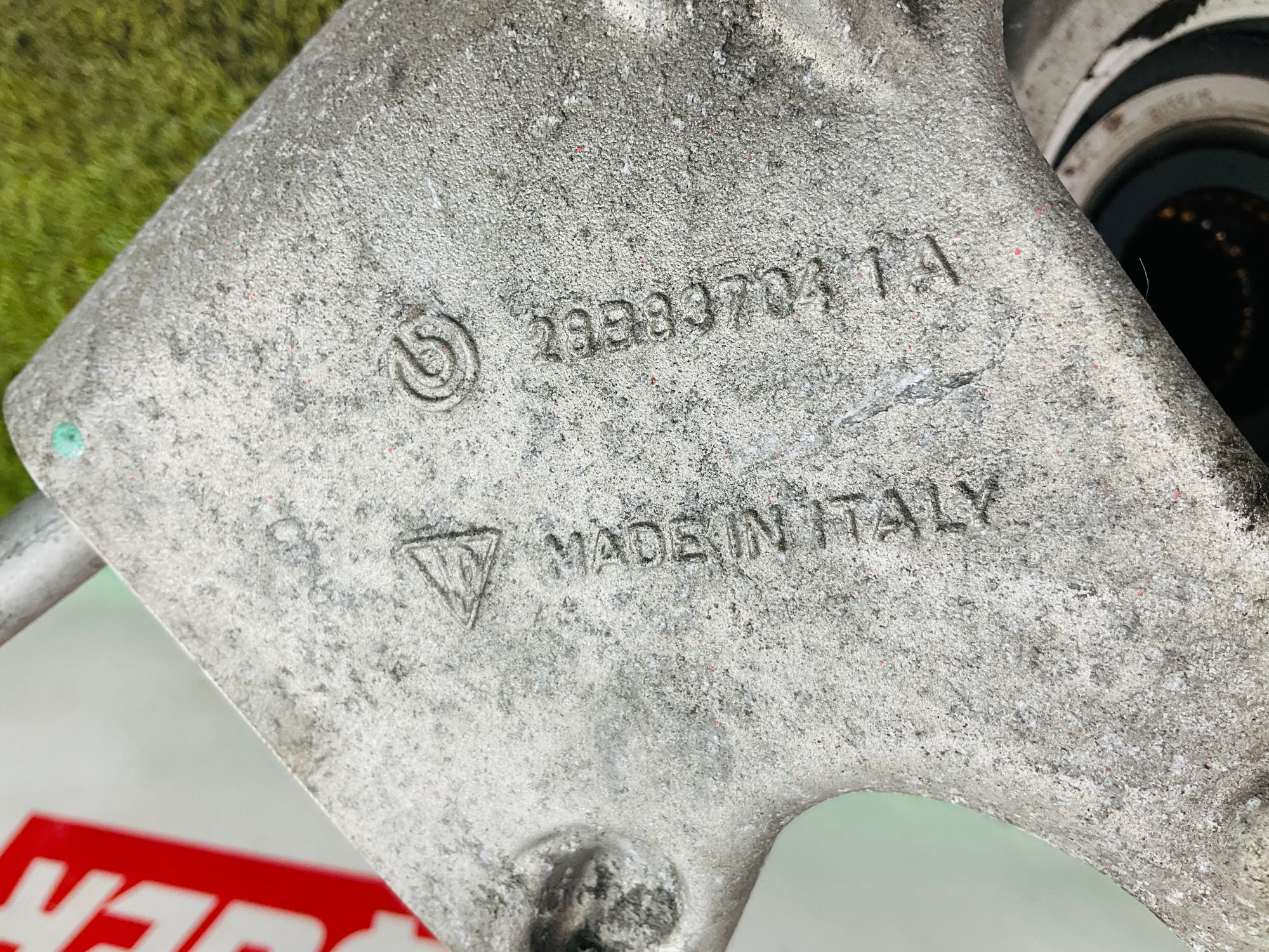 https://ycs.partsauto.market/partsauto-images/thmbs/userImages/h353NjtZg3VDP19b5HMt7LlpbQ93/part/ddda7bab-d4e0-40b6-8268-e0b180cde7b6_1779452009600.jpg