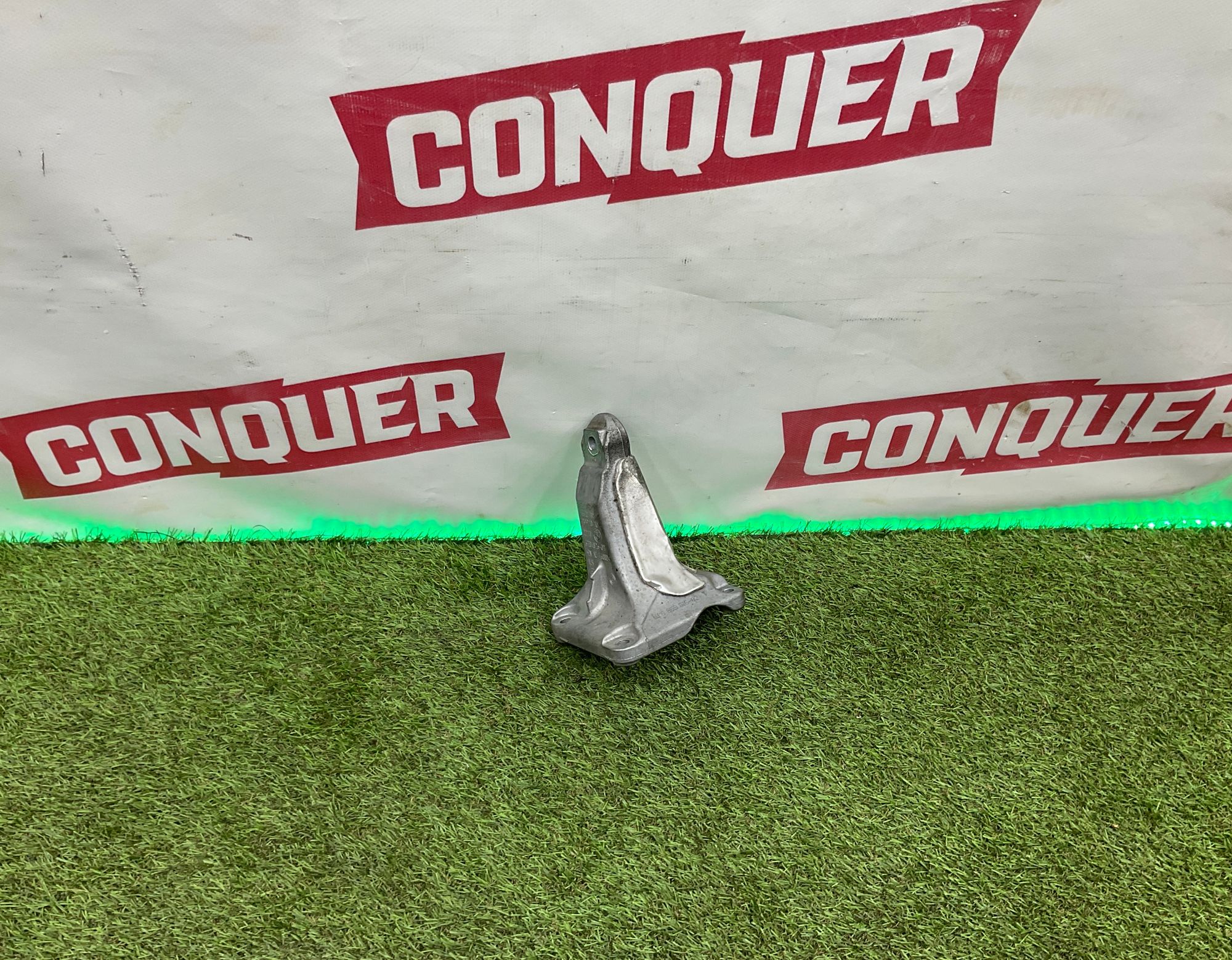 Несущий кронштейн двигателя правая BMW 3 серия, F30/F31 рестайлинг, 3000 рублей, Москва