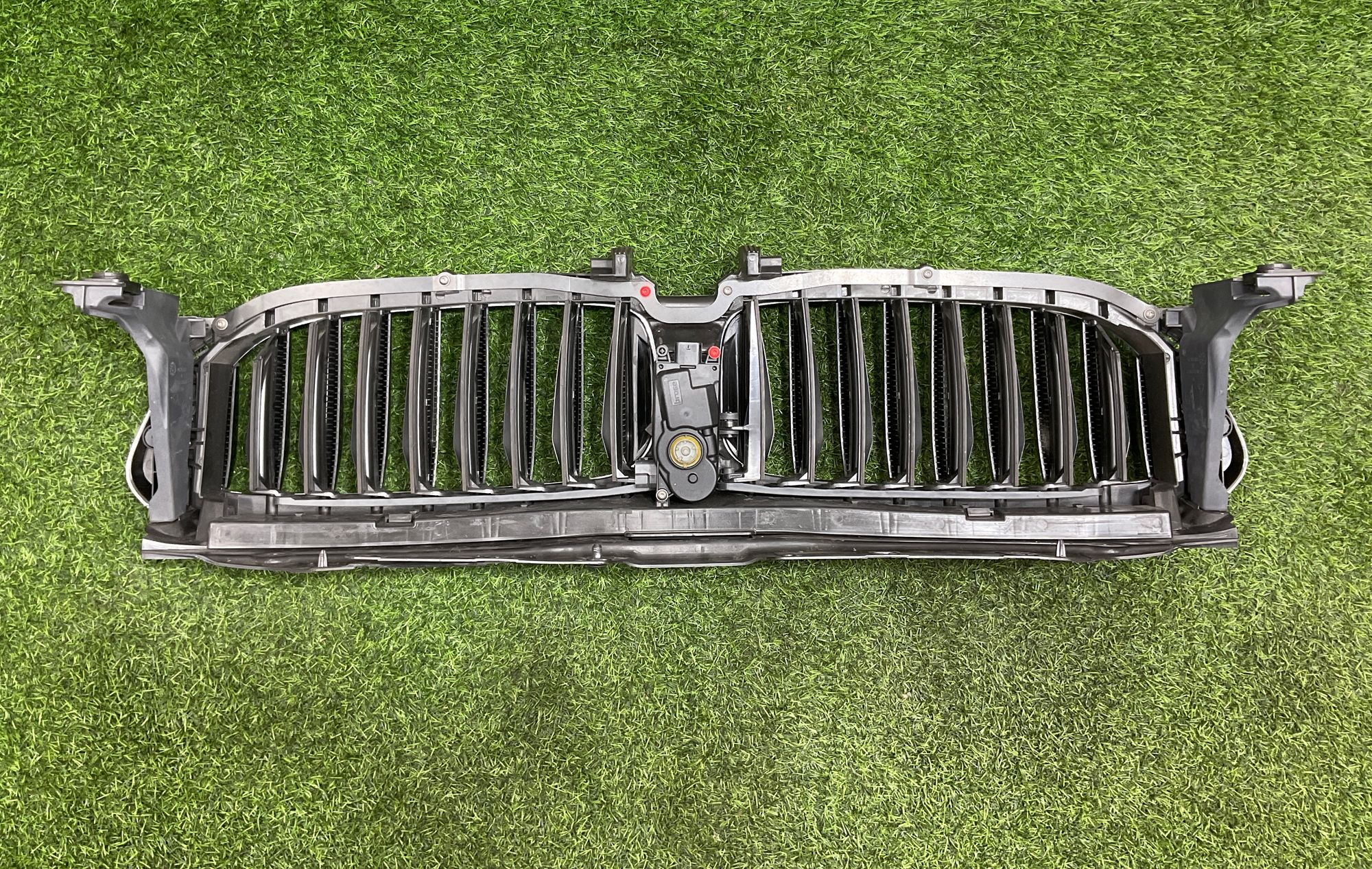 https://ycs.partsauto.market/partsauto-images/thmbs/userImages/h353NjtZg3VDP19b5HMt7LlpbQ93/part/dde4774d-2d45-4653-b762-7ecf446500b7_1734954959719.jpg