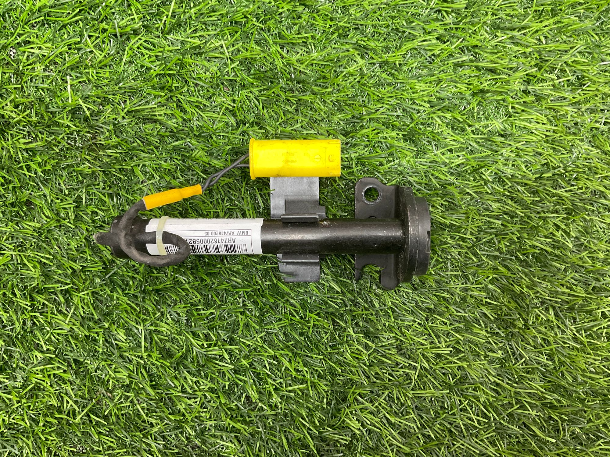 https://ycs.partsauto.market/partsauto-images/thmbs/userImages/h353NjtZg3VDP19b5HMt7LlpbQ93/part/de252342-43b9-4a69-a640-7d9dcf1643e0_1734514106338.jpg