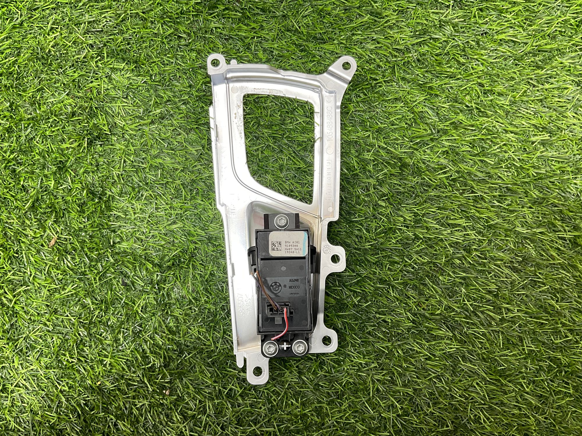 https://ycs.partsauto.market/partsauto-images/thmbs/userImages/h353NjtZg3VDP19b5HMt7LlpbQ93/part/de618ee1-3fdc-4c27-8b65-e41075bd4a0f_1736240377505.jpg