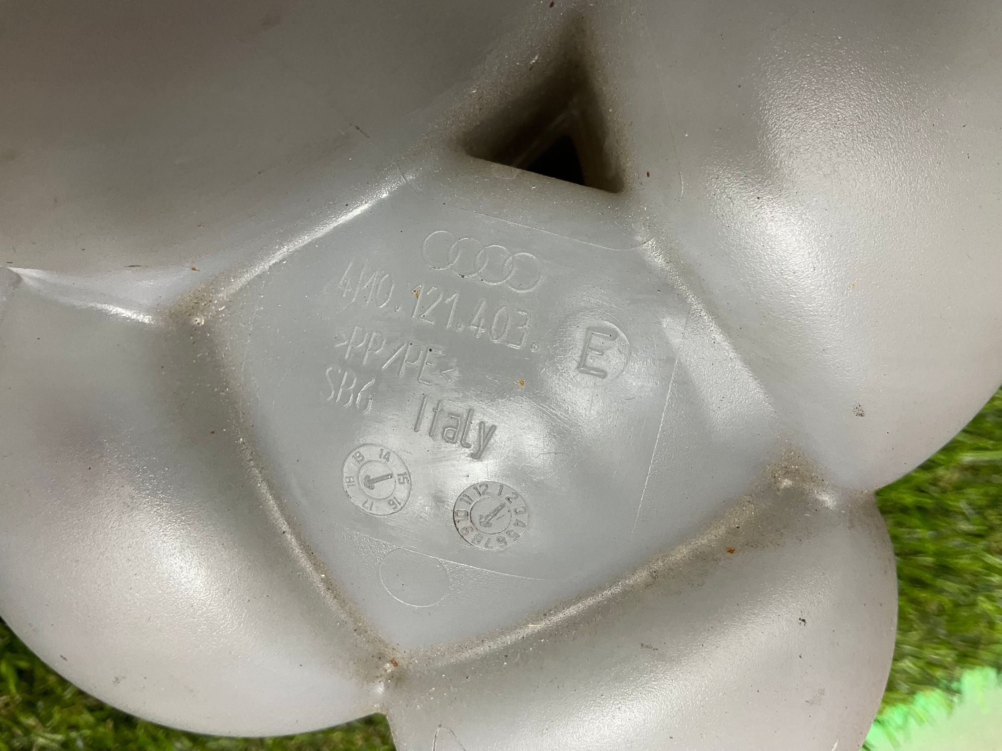 https://ycs.partsauto.market/partsauto-images/thmbs/userImages/h353NjtZg3VDP19b5HMt7LlpbQ93/part/ded00778-6b5d-4c5b-bc0d-6298c7e5c1e8_1786022932786.jpg