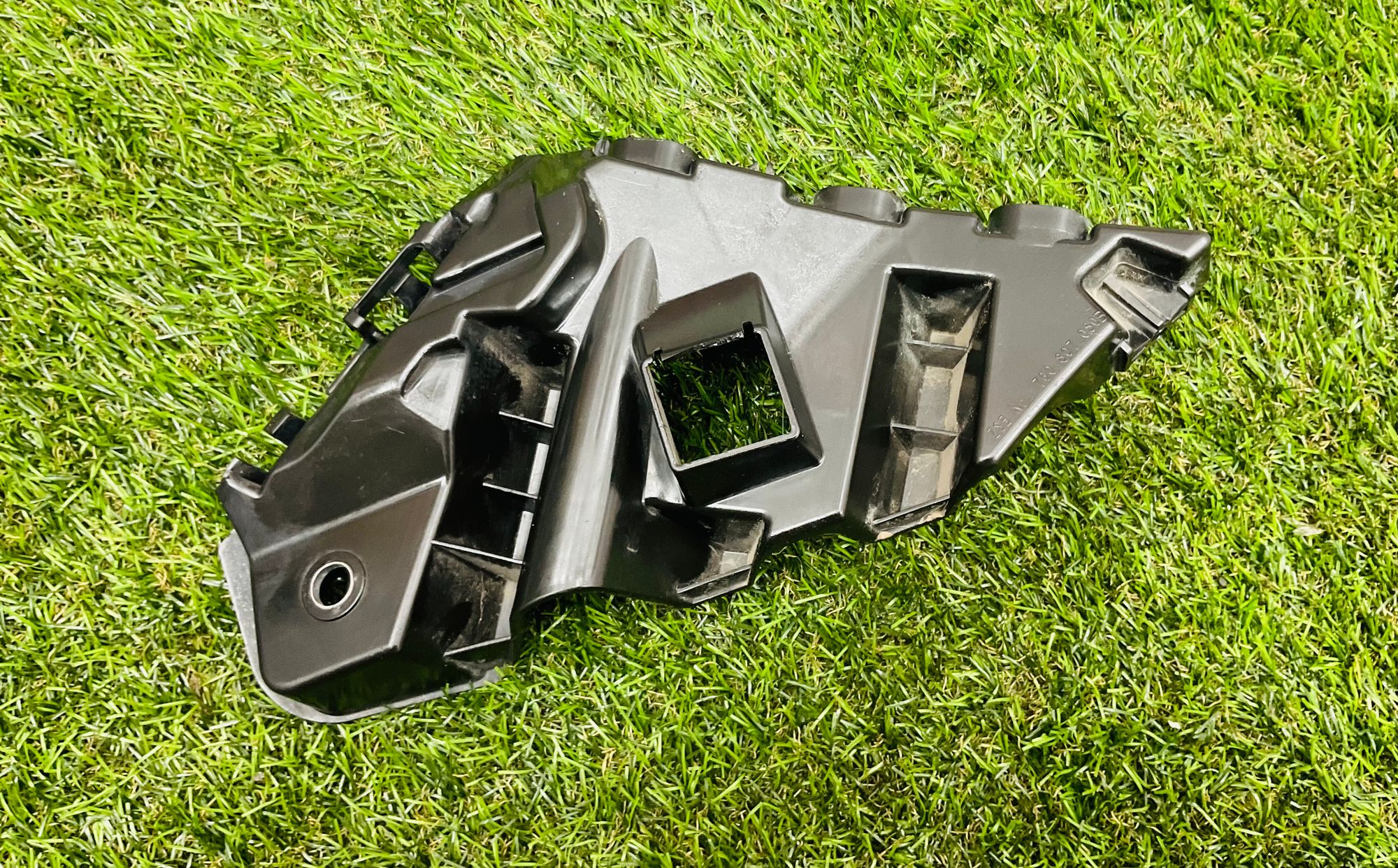 https://ycs.partsauto.market/partsauto-images/thmbs/userImages/h353NjtZg3VDP19b5HMt7LlpbQ93/part/ded7c9f7-346c-4e7b-b481-9758b0db5fce_1785941280589.jpg