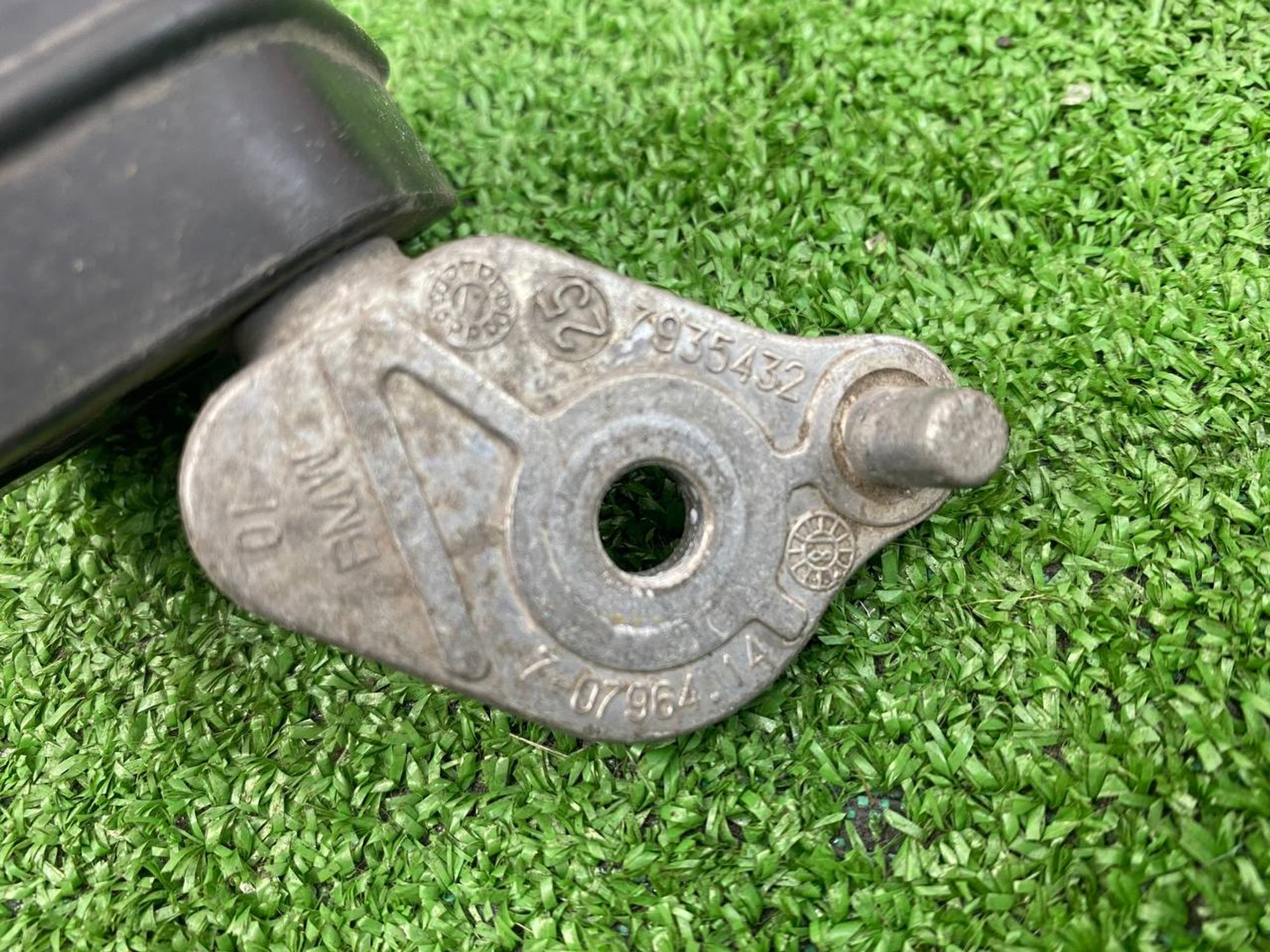 https://ycs.partsauto.market/partsauto-images/thmbs/userImages/h353NjtZg3VDP19b5HMt7LlpbQ93/part/df3200bb-025e-41b1-93f9-d147933d468d_1743778898055.jpg