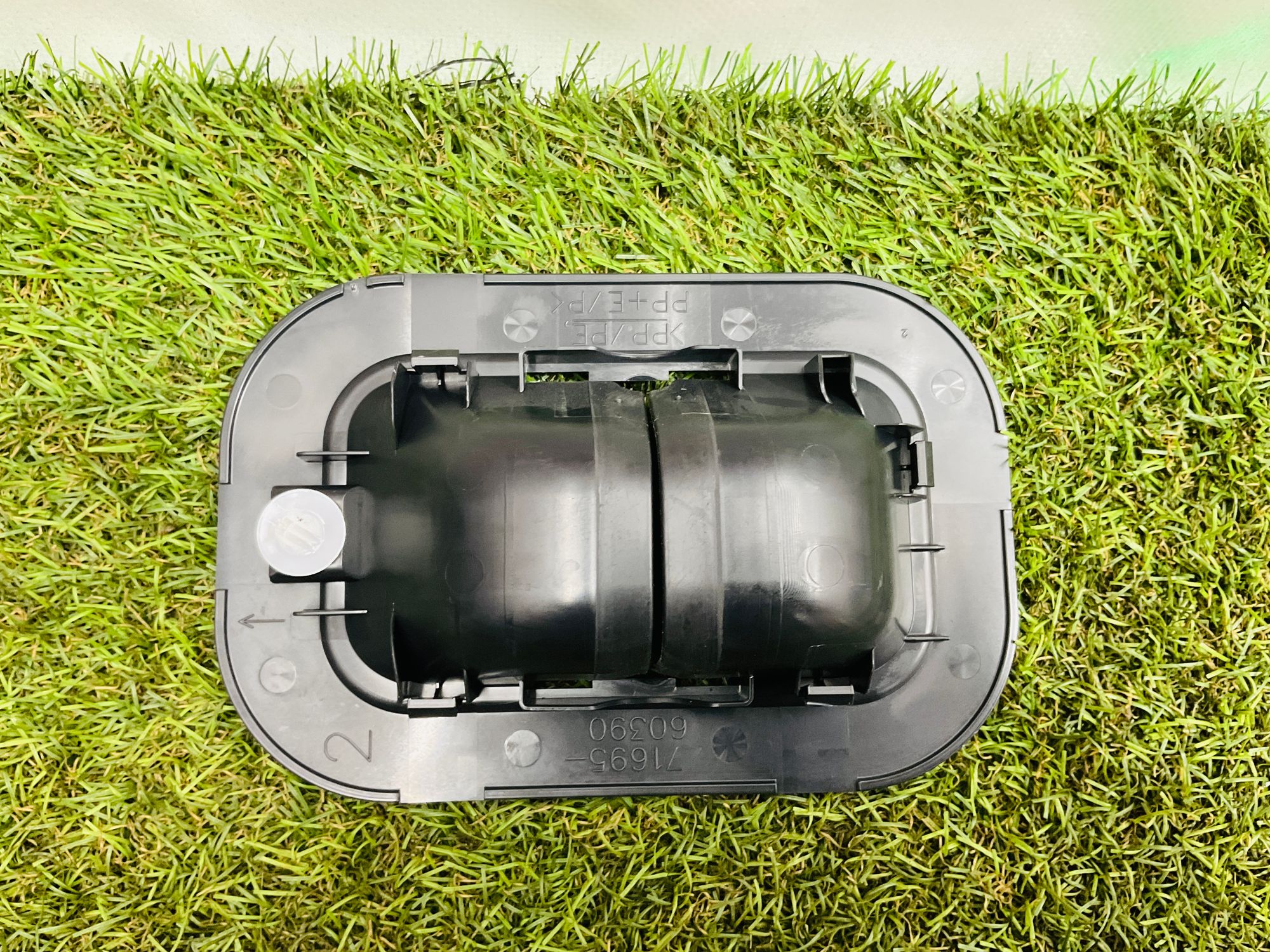 https://ycs.partsauto.market/partsauto-images/thmbs/userImages/h353NjtZg3VDP19b5HMt7LlpbQ93/part/df472192-b10e-467c-9be0-16e5a92f42ec_1780057825198.jpg