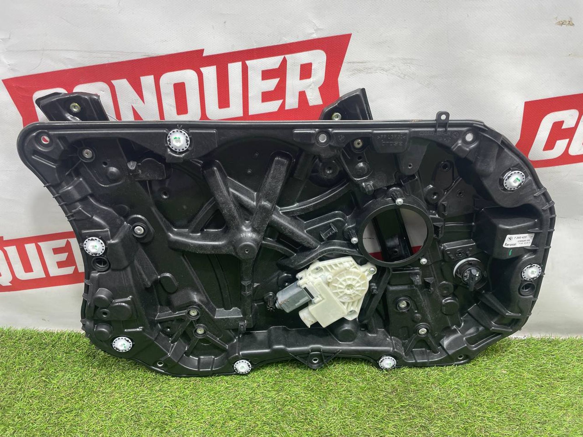 https://ycs.partsauto.market/partsauto-images/thmbs/userImages/h353NjtZg3VDP19b5HMt7LlpbQ93/part/df7fd994-9076-439a-8a49-5bd17e58e519_1712063379311.jpg