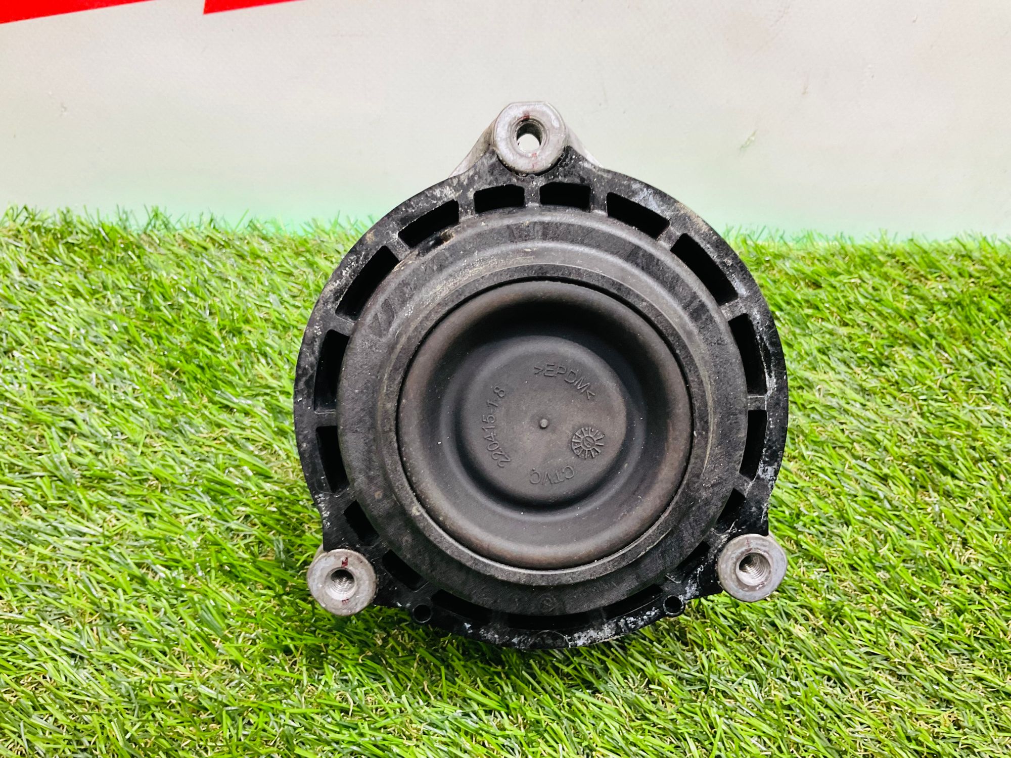 https://ycs.partsauto.market/partsauto-images/thmbs/userImages/h353NjtZg3VDP19b5HMt7LlpbQ93/part/dfbe7475-c7b3-4429-83ea-c79e208461e4_1781598368044.jpg