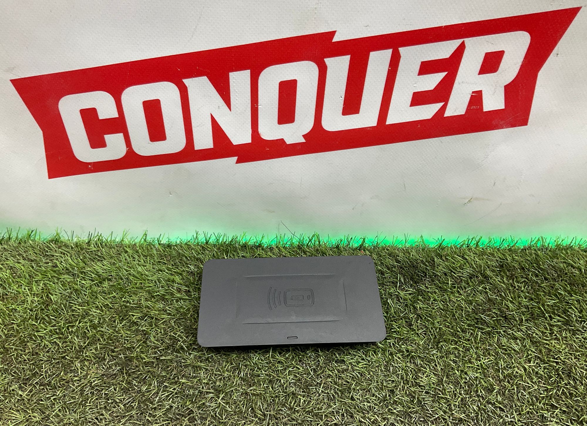 Беспроводная зарядка BMW M5, F90 рестайлинг 2022, 5000 рублей, Москва