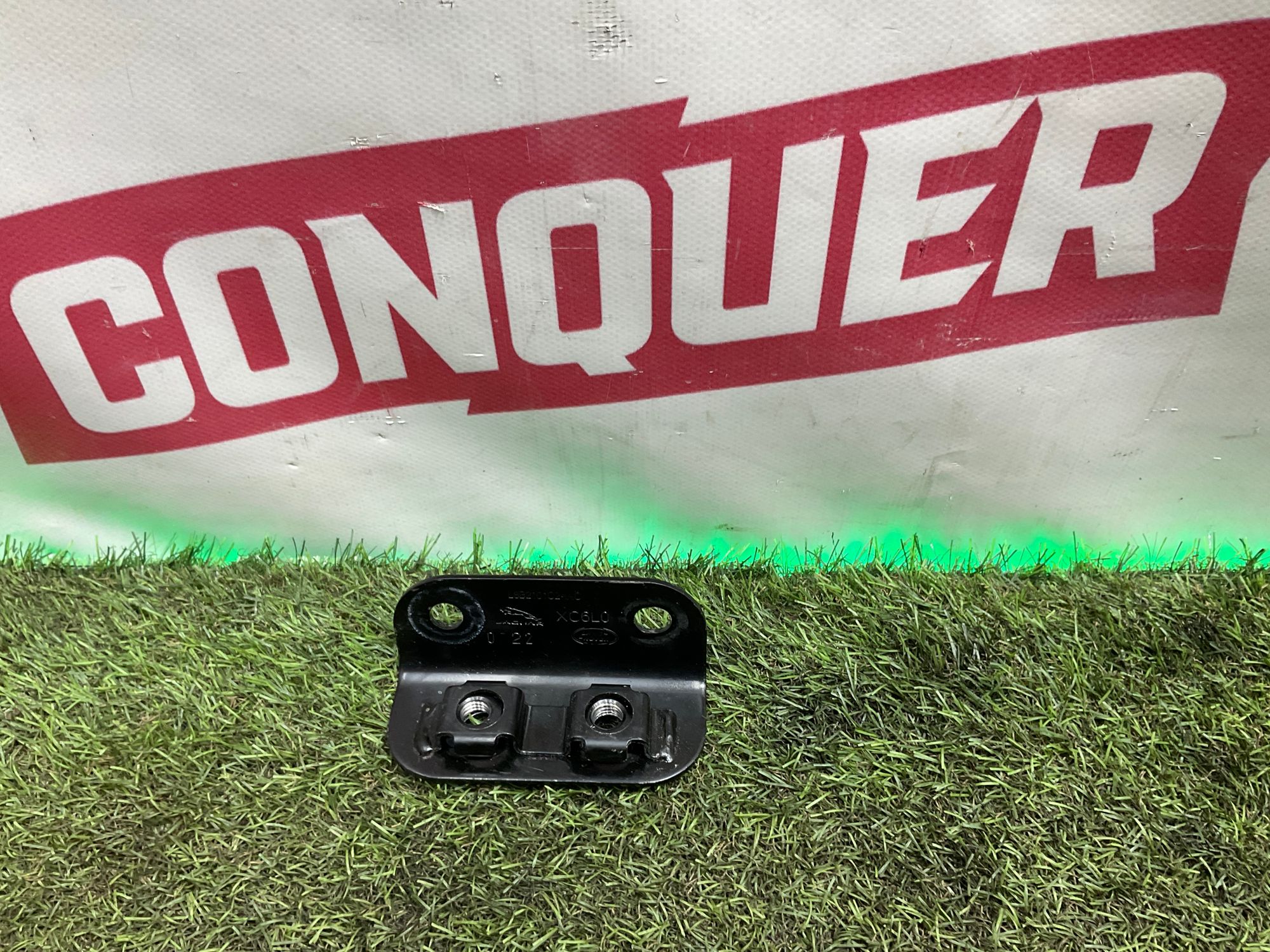 Крепление спинки заднего сиденья Land Rover Defender II L663 2022, 3000 рублей, Москва