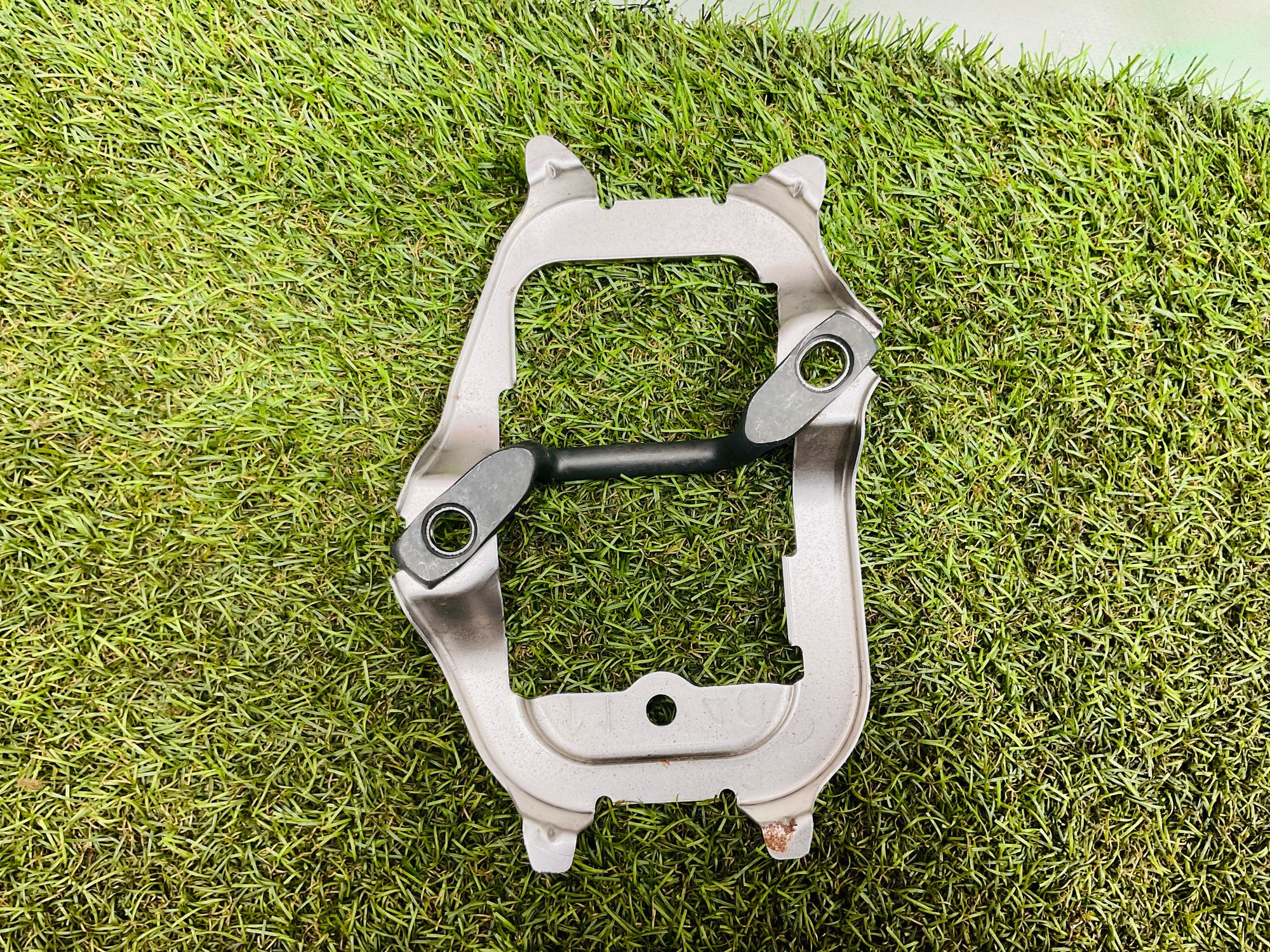 https://ycs.partsauto.market/partsauto-images/thmbs/userImages/h353NjtZg3VDP19b5HMt7LlpbQ93/part/e0551e90-fffd-4226-8953-8a665488fd91_1780057661266.jpg