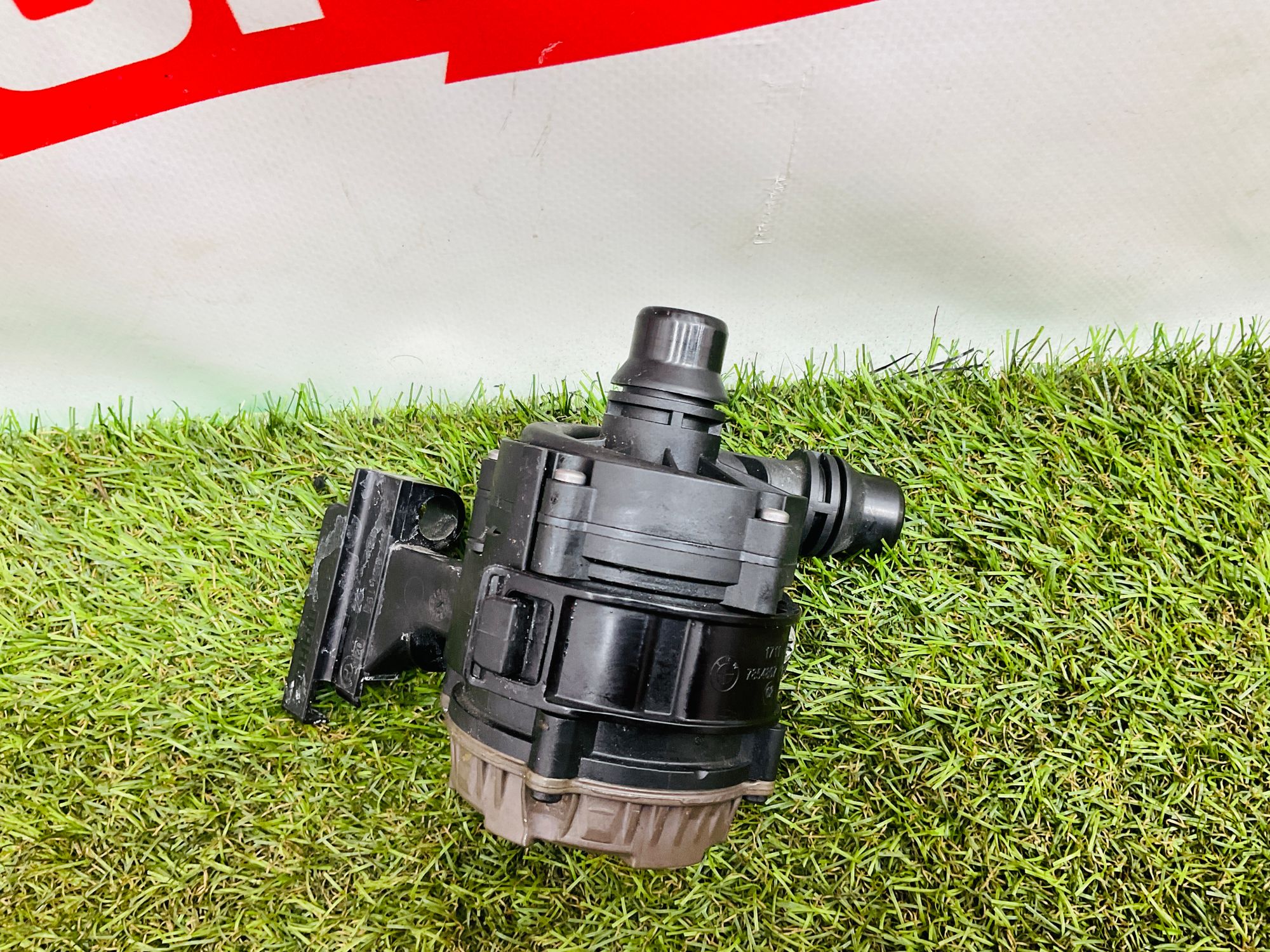 https://ycs.partsauto.market/partsauto-images/thmbs/userImages/h353NjtZg3VDP19b5HMt7LlpbQ93/part/e0b6bd74-571b-4f0a-a730-3a714d66ec6f_1779195940941.jpg