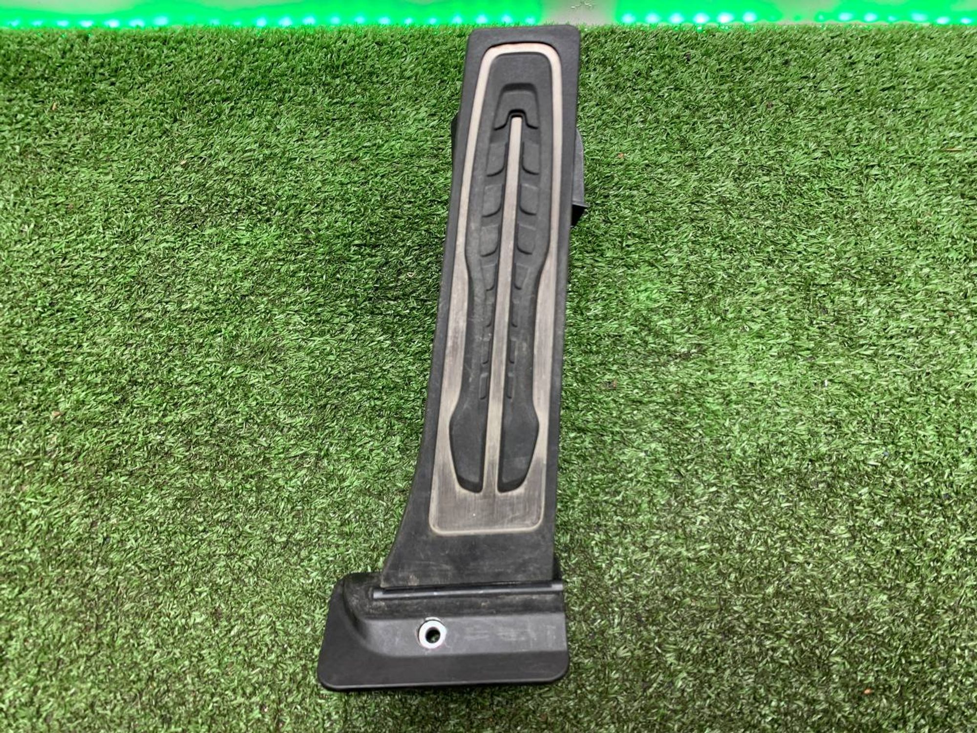 https://ycs.partsauto.market/partsauto-images/thmbs/userImages/h353NjtZg3VDP19b5HMt7LlpbQ93/part/e1169f95-ff95-46d1-9ee8-056f77e7099b_1724326927509.jpg
