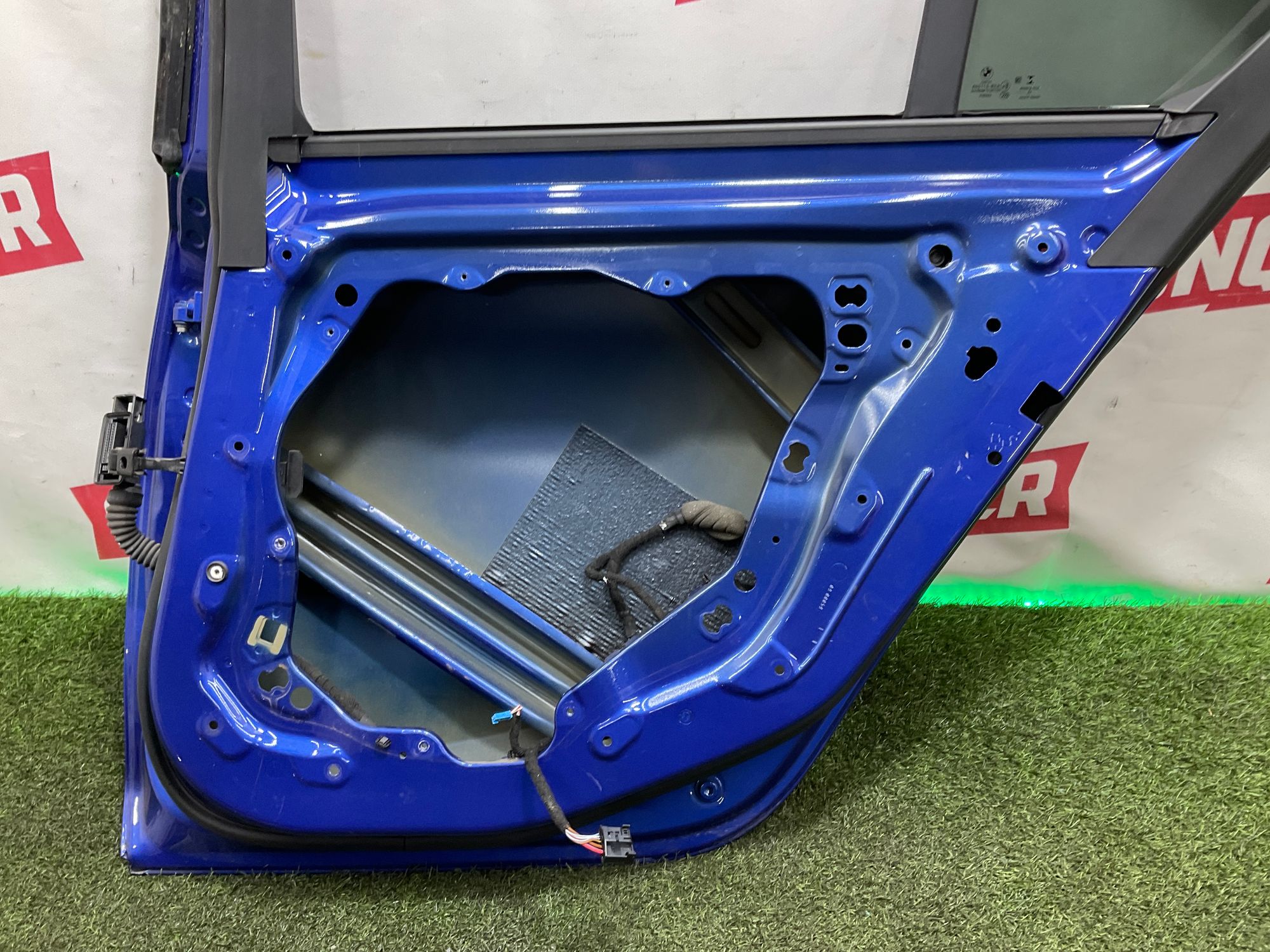 https://ycs.partsauto.market/partsauto-images/thmbs/userImages/h353NjtZg3VDP19b5HMt7LlpbQ93/part/e1325519-619f-4766-8d88-47e25044022c_1746019920266.jpg