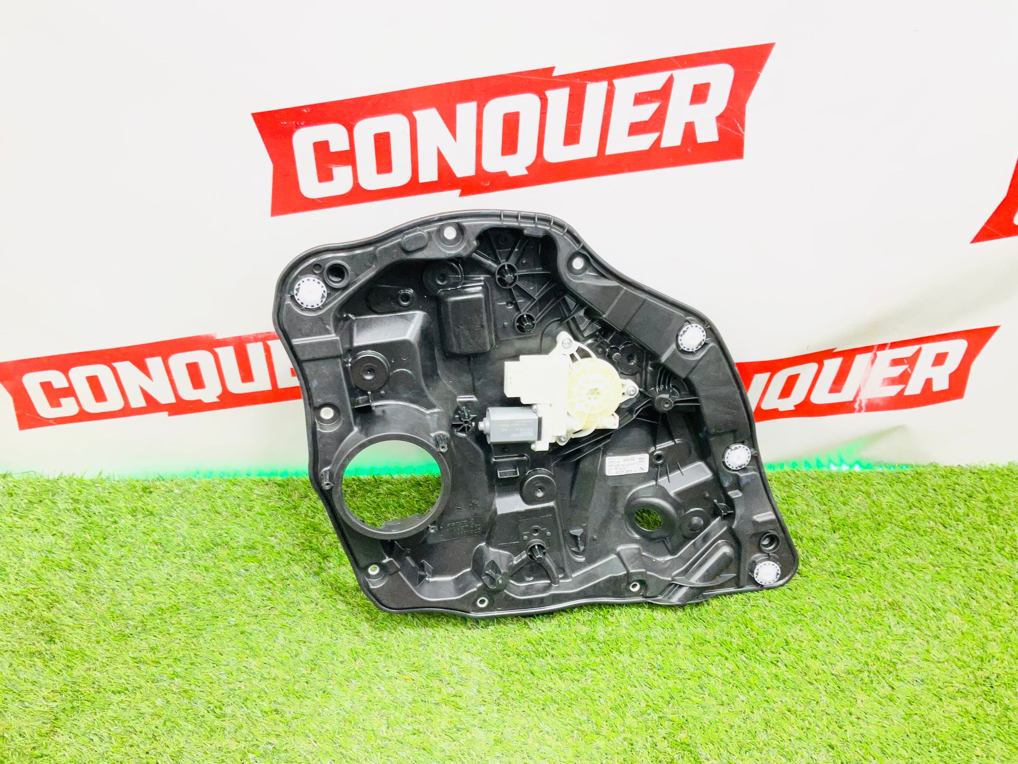 https://ycs.partsauto.market/partsauto-images/thmbs/userImages/h353NjtZg3VDP19b5HMt7LlpbQ93/part/e1df3ee0-8cd7-4667-b056-aec2cbfebc4f_1781530431601.jpg