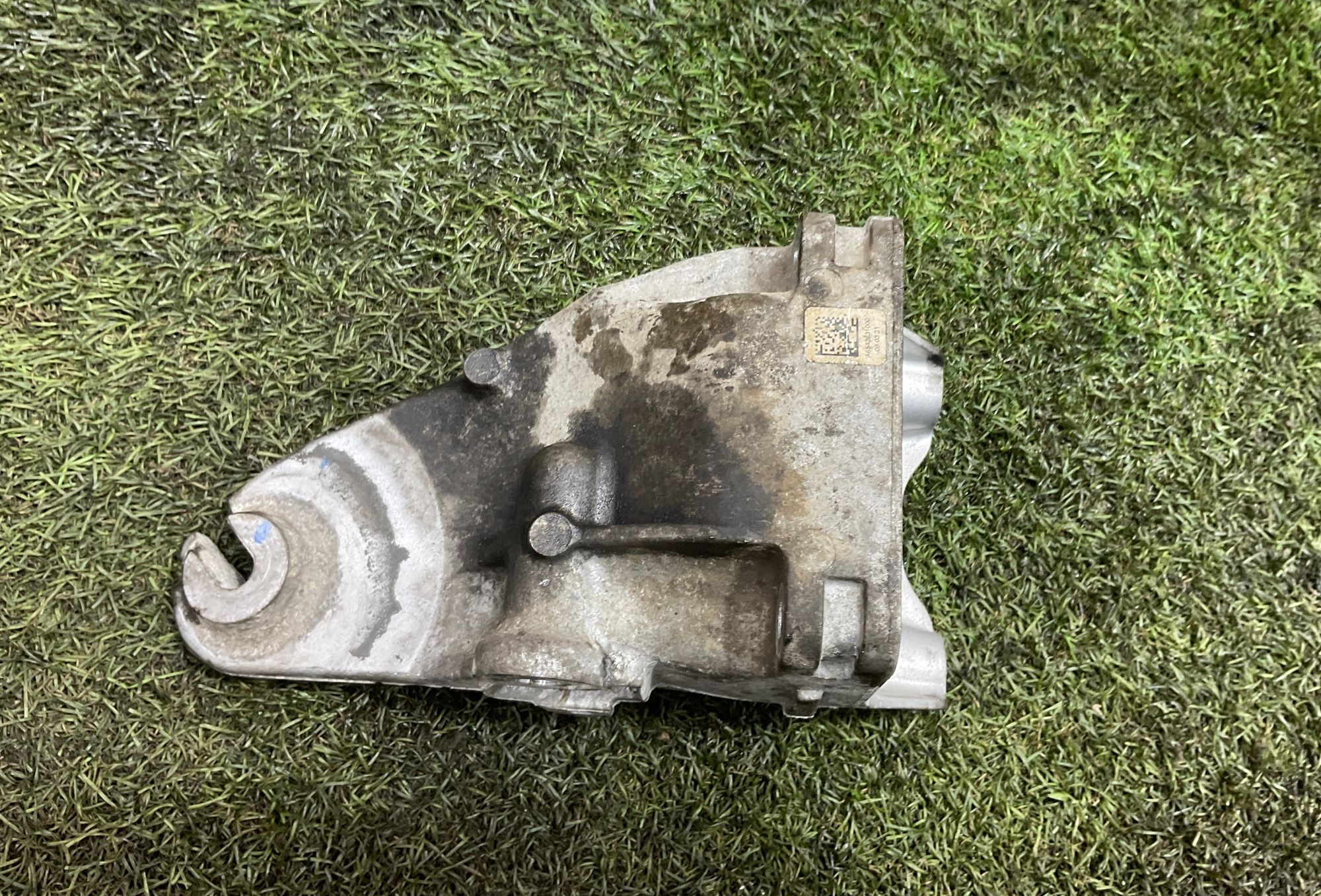 Кронштейн двигателя 654920 правый Mercedes-Benz C-Класс E-Класс, W213/S213 рестайлинг (2020—2023), 3000 рублей, Москва