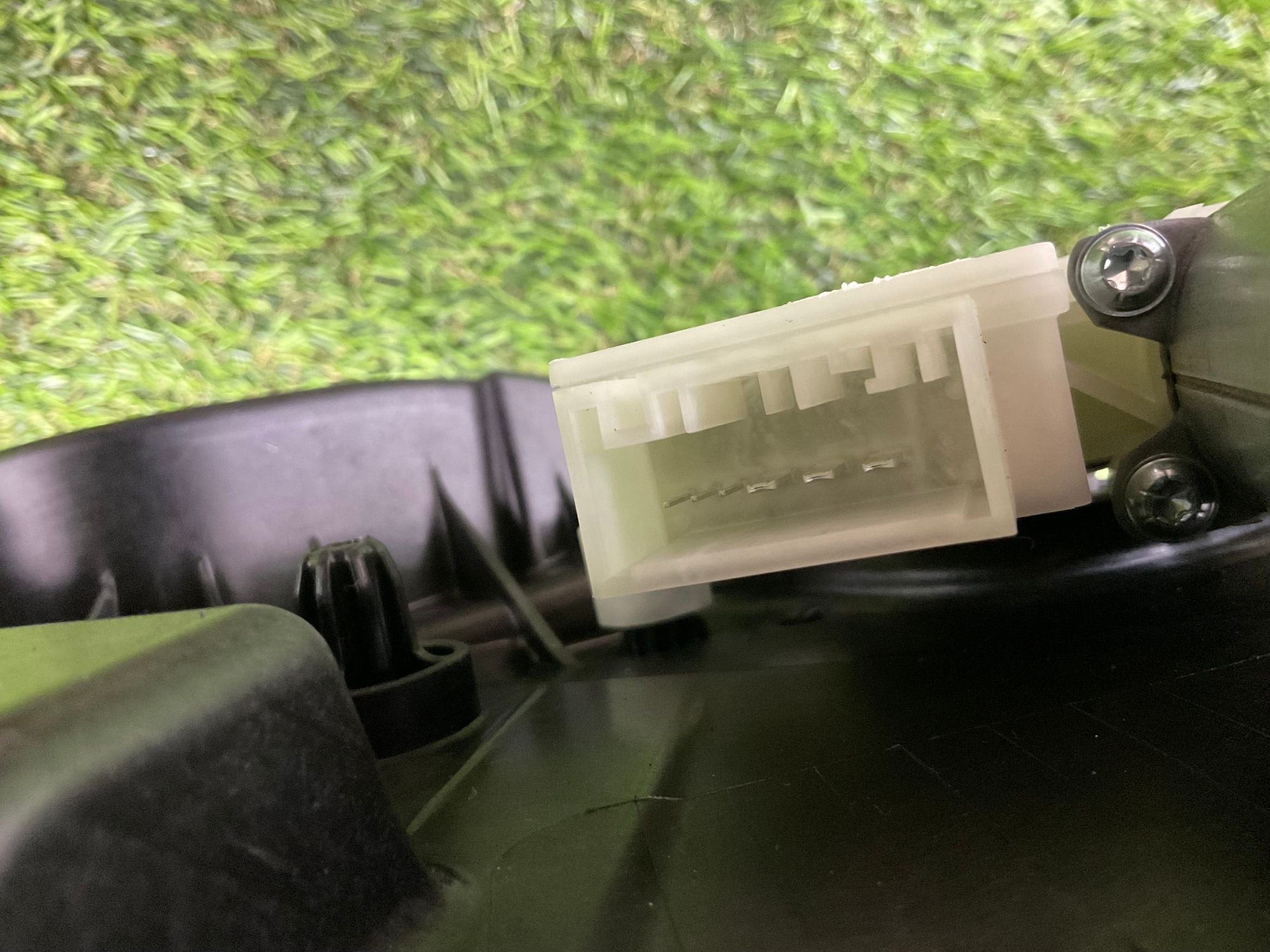 https://ycs.partsauto.market/partsauto-images/thmbs/userImages/h353NjtZg3VDP19b5HMt7LlpbQ93/part/e23c9d5a-ffd5-4444-8d3d-e1314a3f76f5_1781530433436.jpg