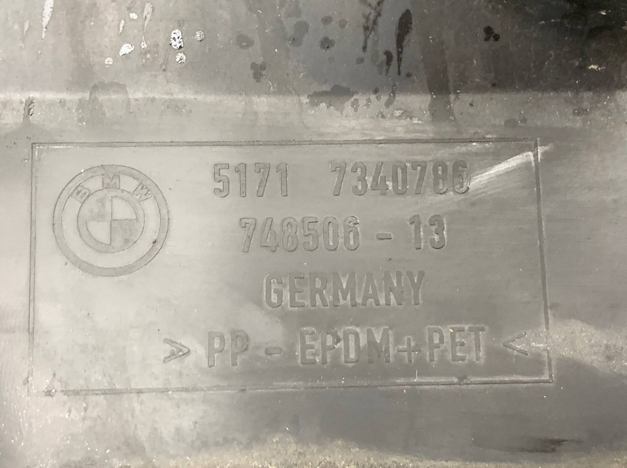 https://ycs.partsauto.market/partsauto-images/thmbs/userImages/h353NjtZg3VDP19b5HMt7LlpbQ93/part/e26394f8-3c2e-4c16-a77a-51efd8ab3c43_1730364311098.jpg