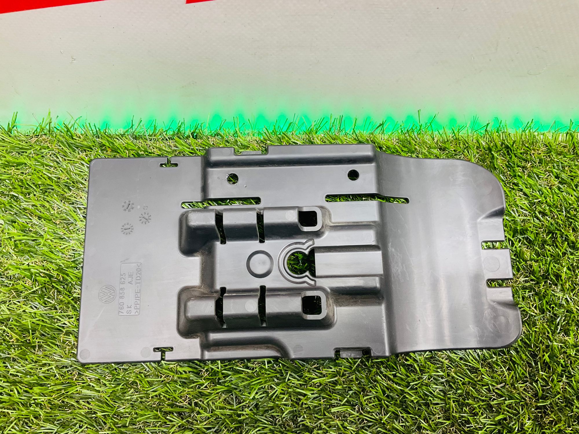 https://ycs.partsauto.market/partsauto-images/thmbs/userImages/h353NjtZg3VDP19b5HMt7LlpbQ93/part/e2b5b1fc-5fb5-4e58-865f-9884e738b5af_1785574960896.jpg
