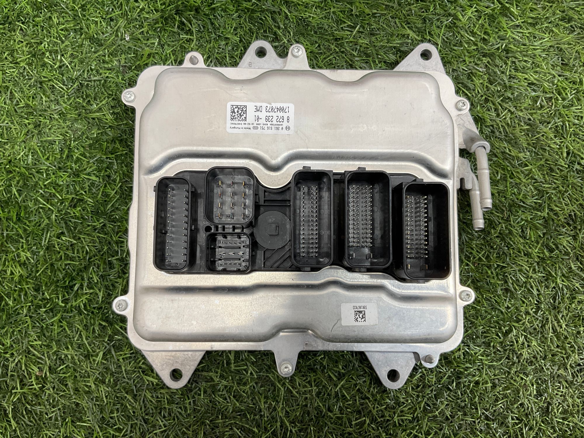 https://ycs.partsauto.market/partsauto-images/thmbs/userImages/h353NjtZg3VDP19b5HMt7LlpbQ93/part/e30b1d39-4689-46a6-ba7c-6fa94b0d6fba_1746518781528.jpg