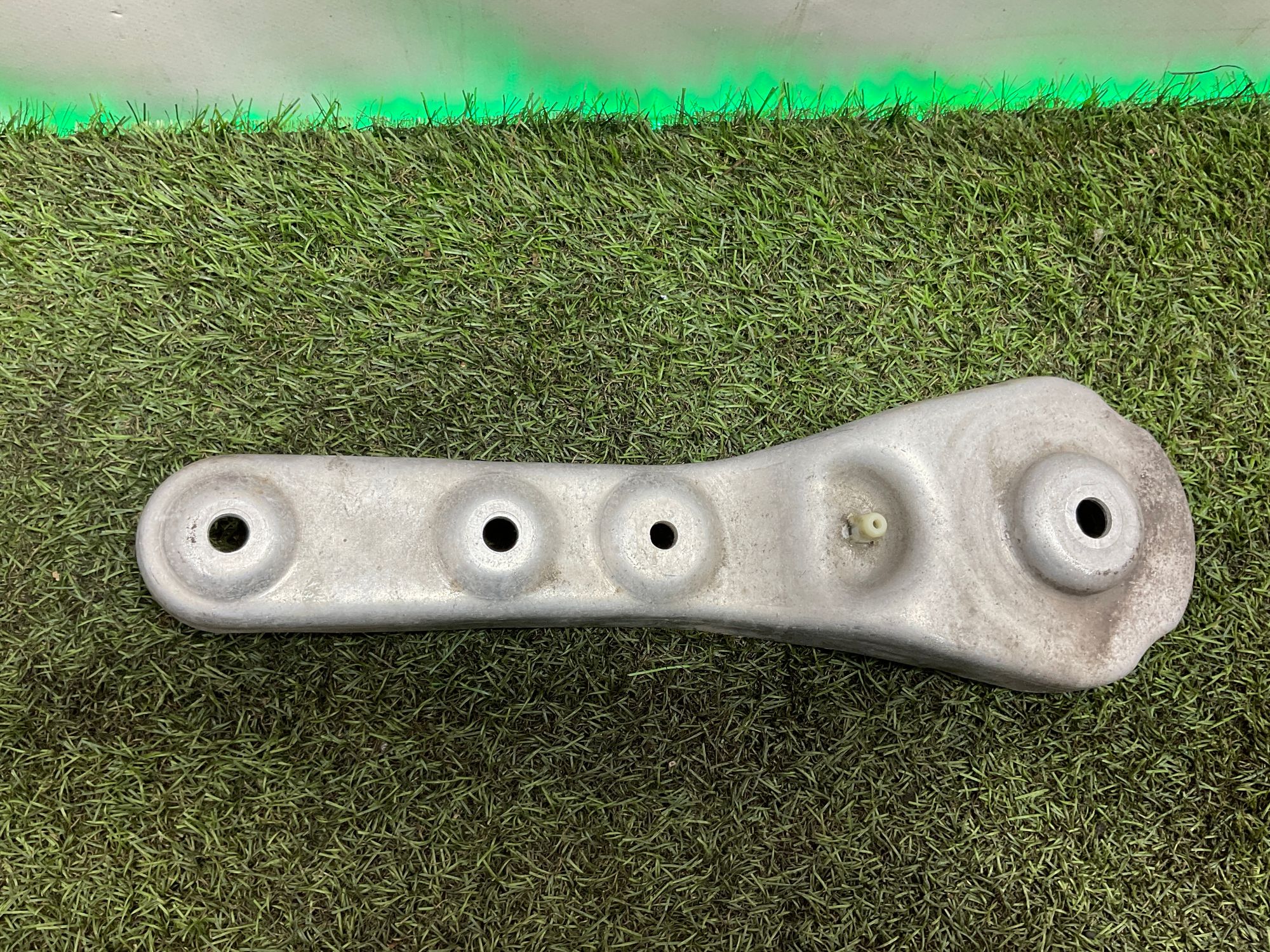 Тяга реактивная задняя BMW 5 серия, G30/G31 рестайлинг, 1000 рублей, Москва